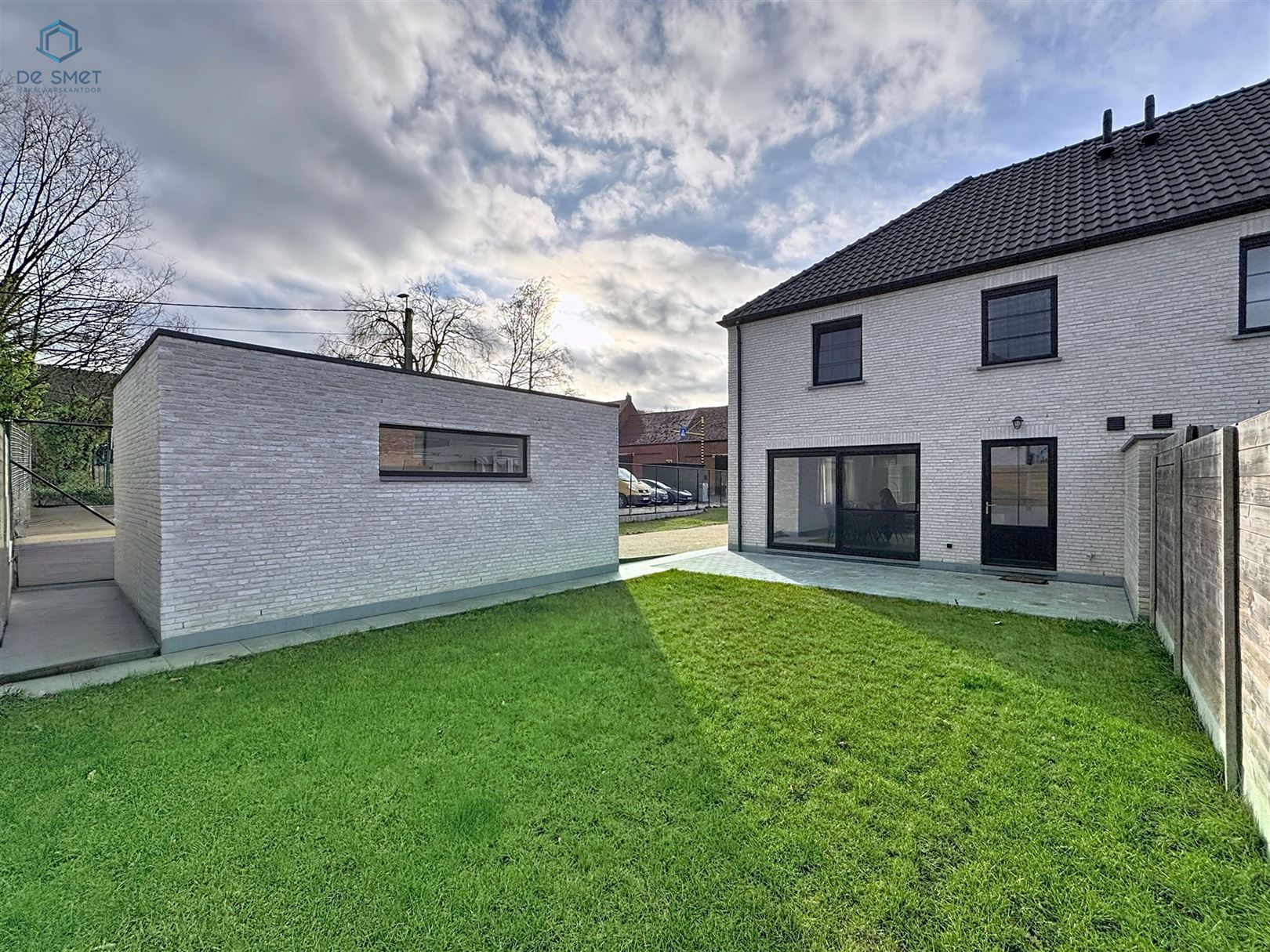 Energiezuinige nieuwbouwwoning met 3 slks en garage! foto 2