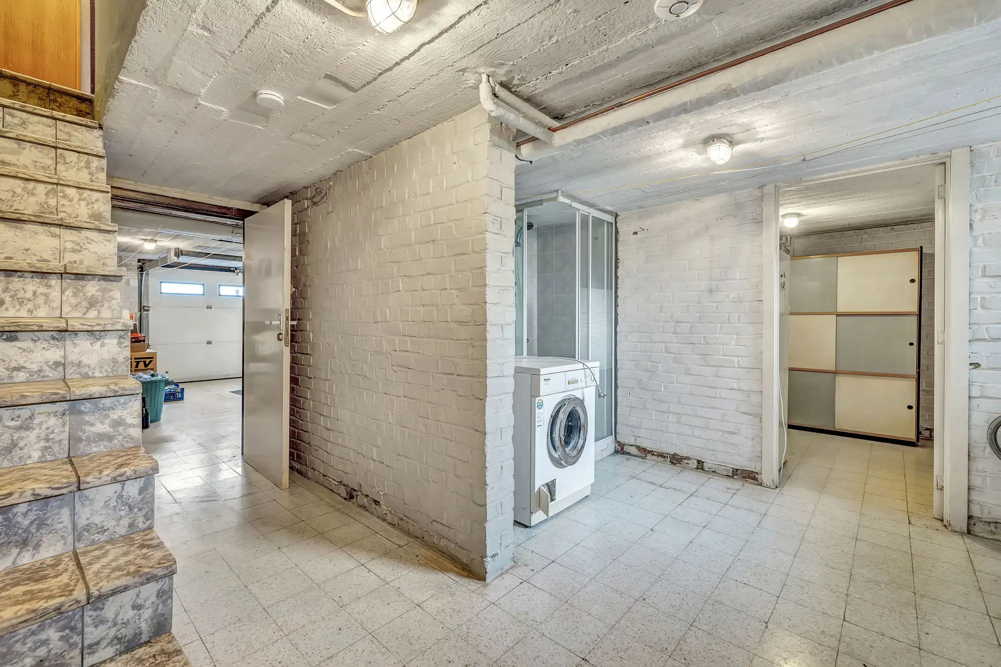 Goed onderhouden woning met garage en tuin foto 20