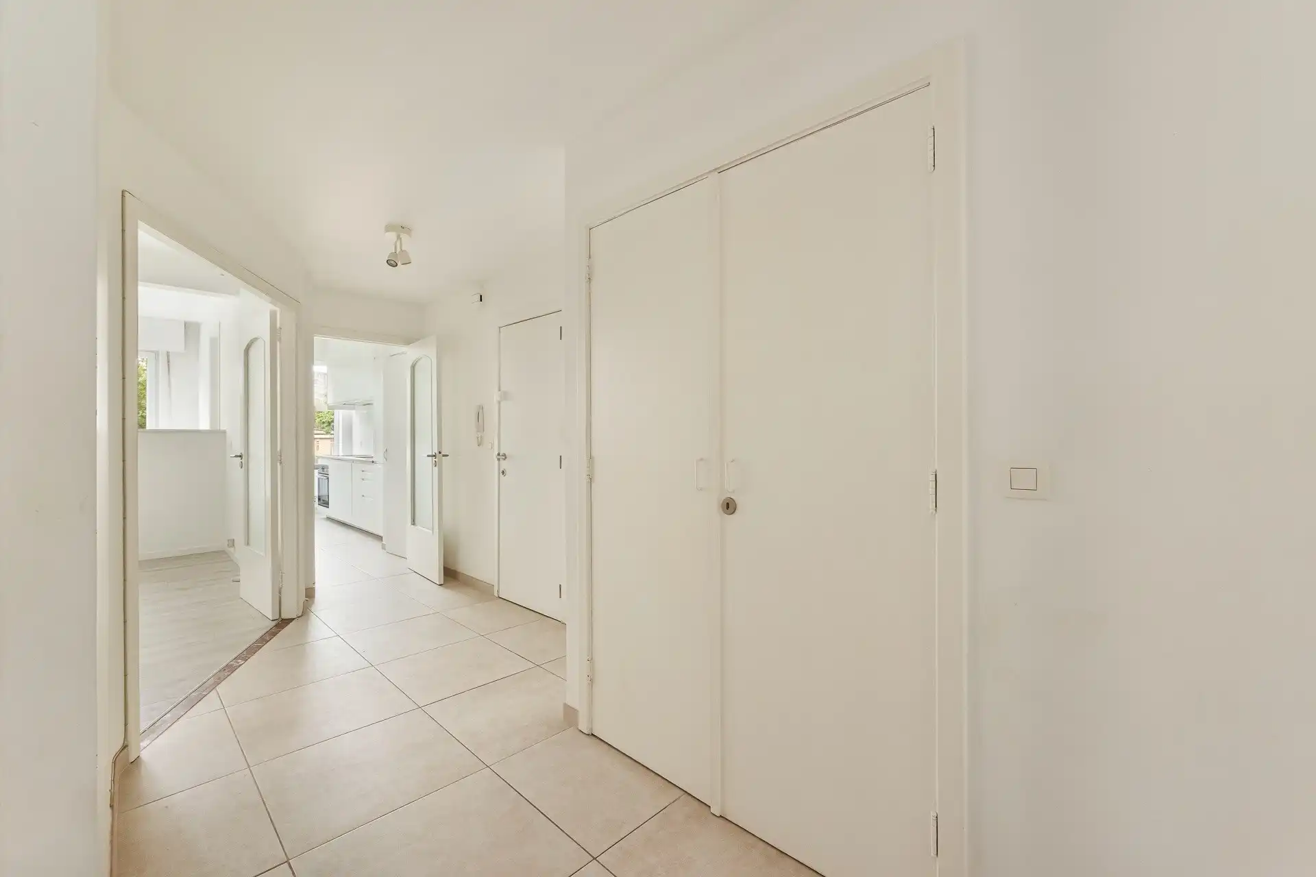Instapklaar 2-slaapkamerappartement met terras en EPC-B foto 14