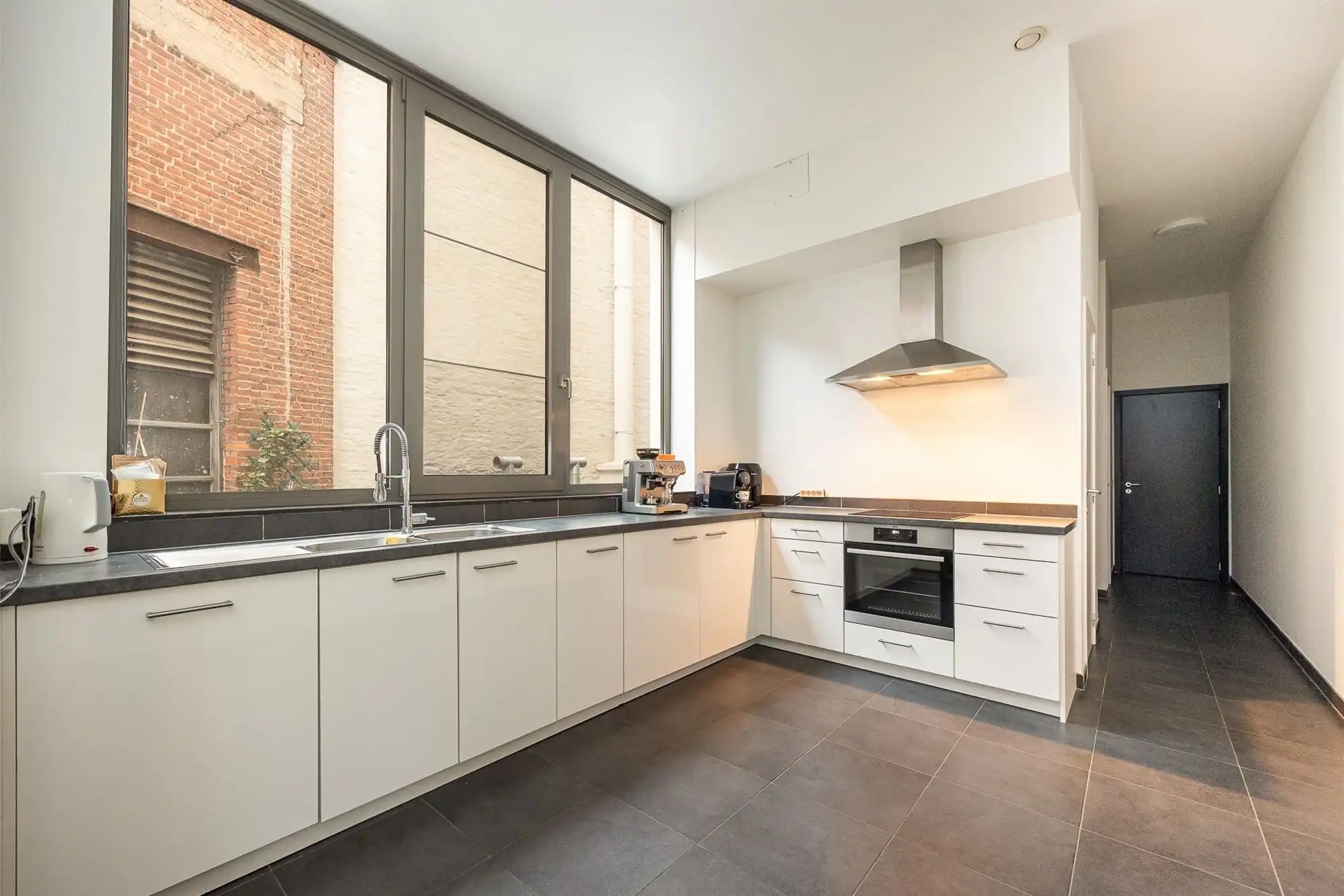 Ruim en lichtrijk 2 slpkr. app. met terras op TOPlocatie foto 5