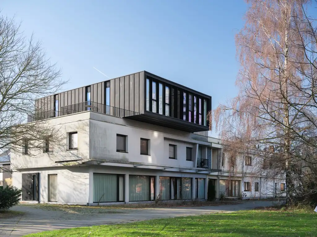 Lichtrijk 1-slaapkamerappartement met zuidgericht terras (14 m²) foto {{pictureIndex}}