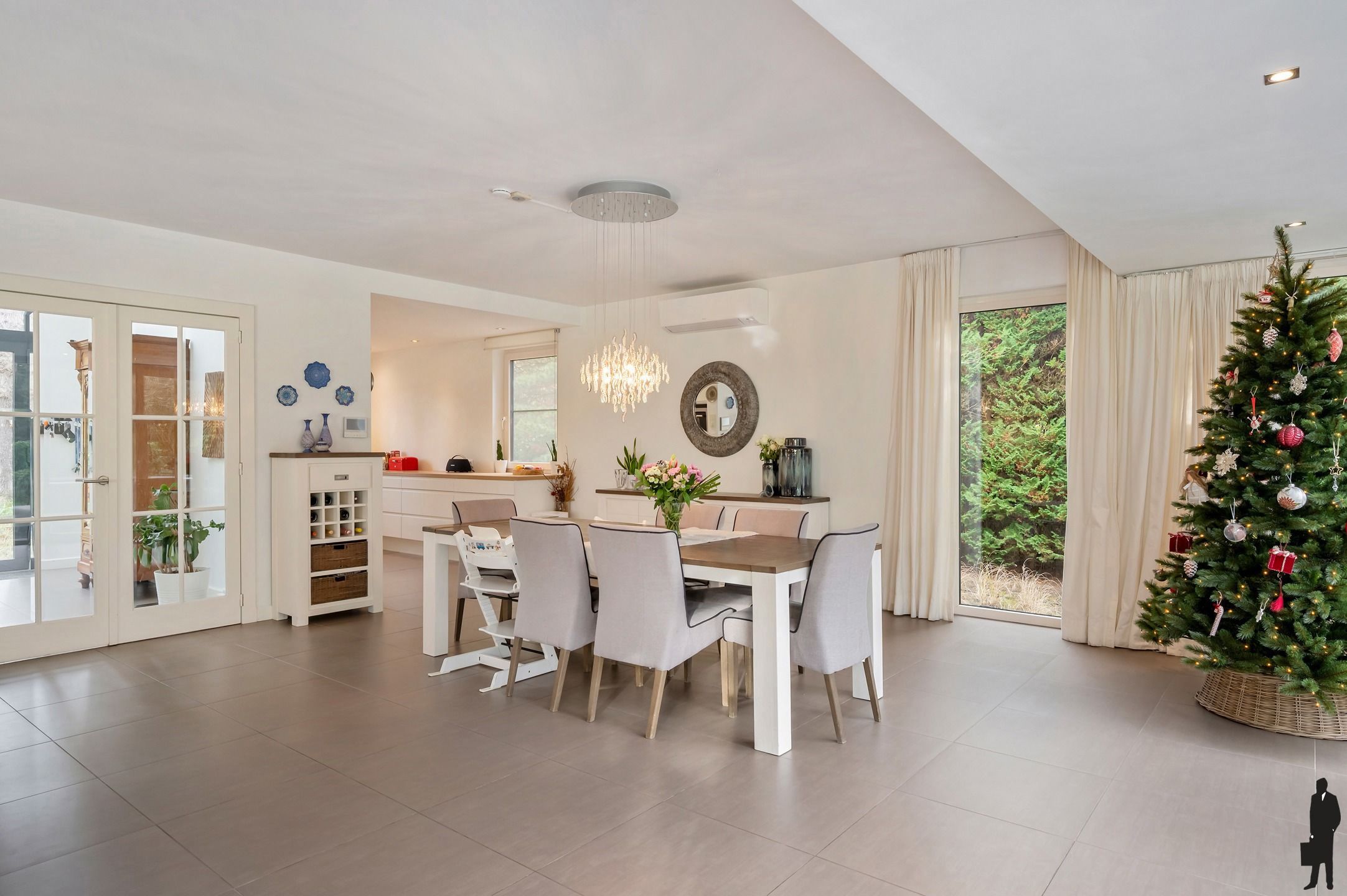 Moderne villa met zwembad foto 11