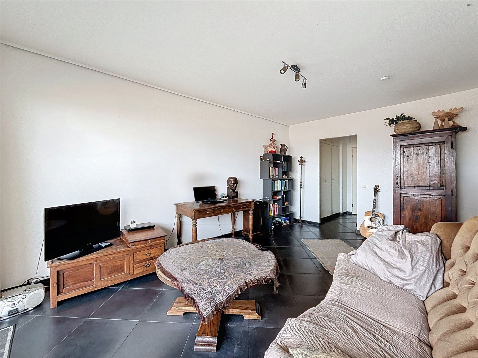 Instapklaar 1 slpk-appartement in centrum Sint-Niklaas foto 2