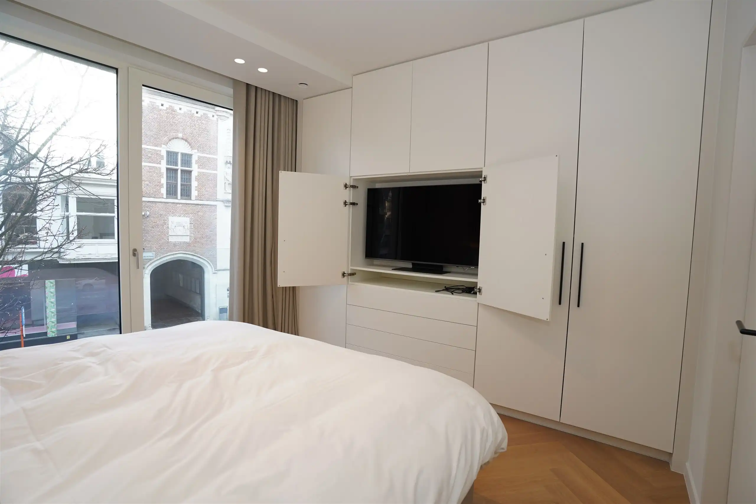 High-end  appartement met frontaal zicht op de Grote Markt met garage en extra staanplaats ! foto 19