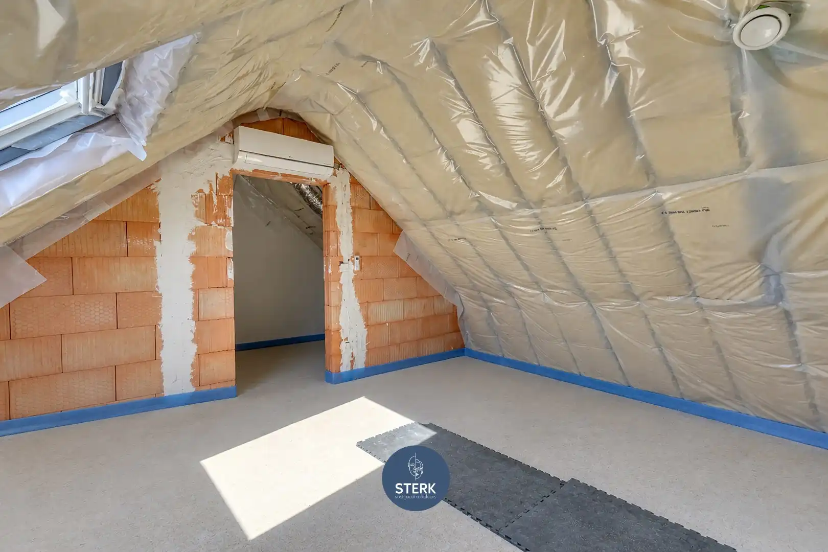 INSTAPKLARE NIEUWBOUWWONING MET 3 TOT 4 SLPKS AAN REGISTRATIERECHTEN !   foto 17