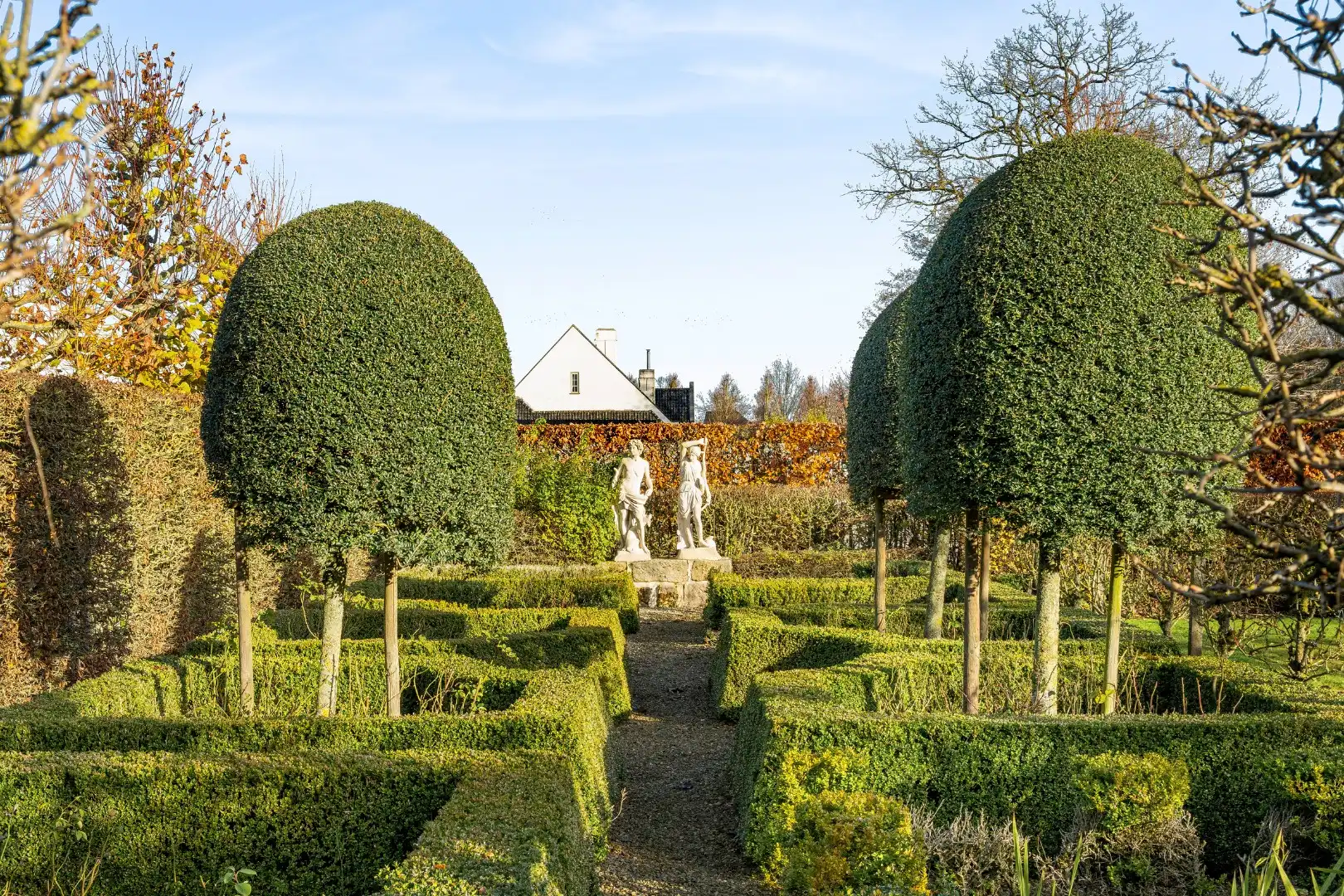 Unieke eigendom met 2 schuren, kapschuur, paardenstal en verzichten foto 16