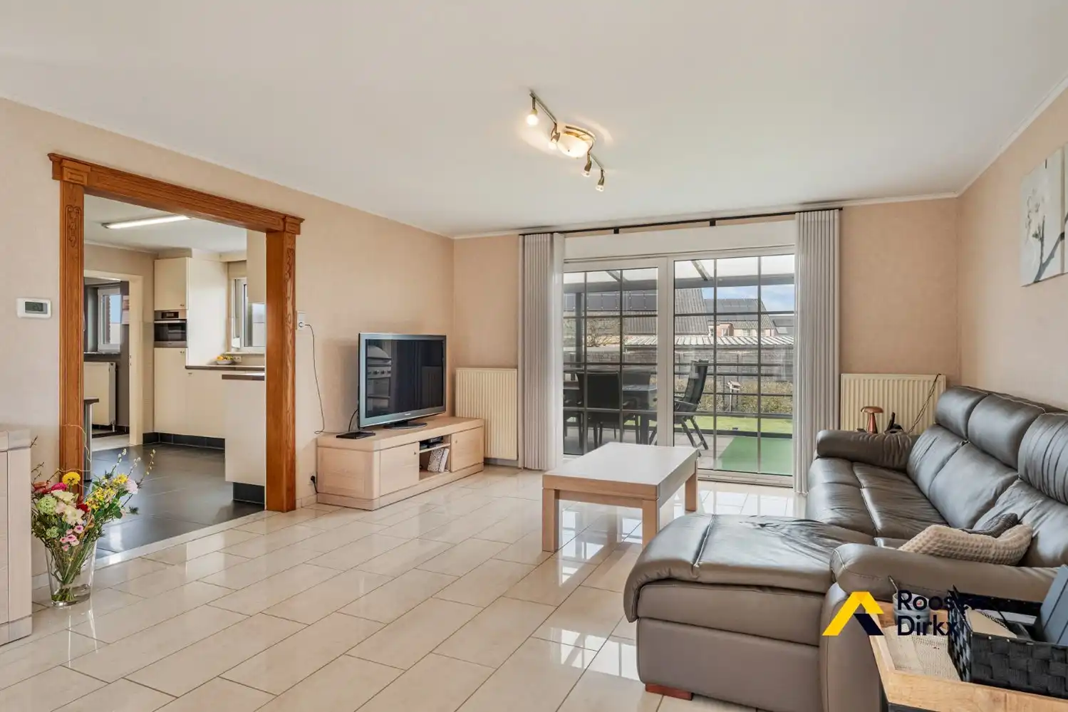 Degelijke, perfect onderhouden woning op 9 are, op fietsafstand van het centrum! foto 10