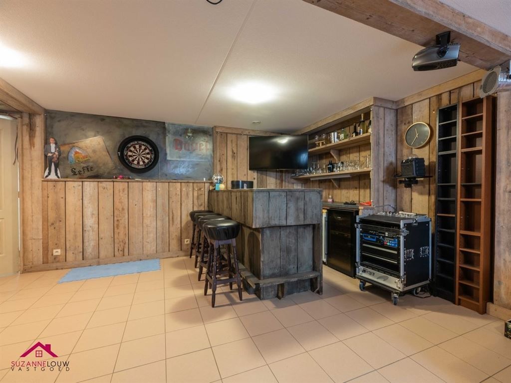 Landelijke villawoning met dubbele vrijstaande garage foto 63