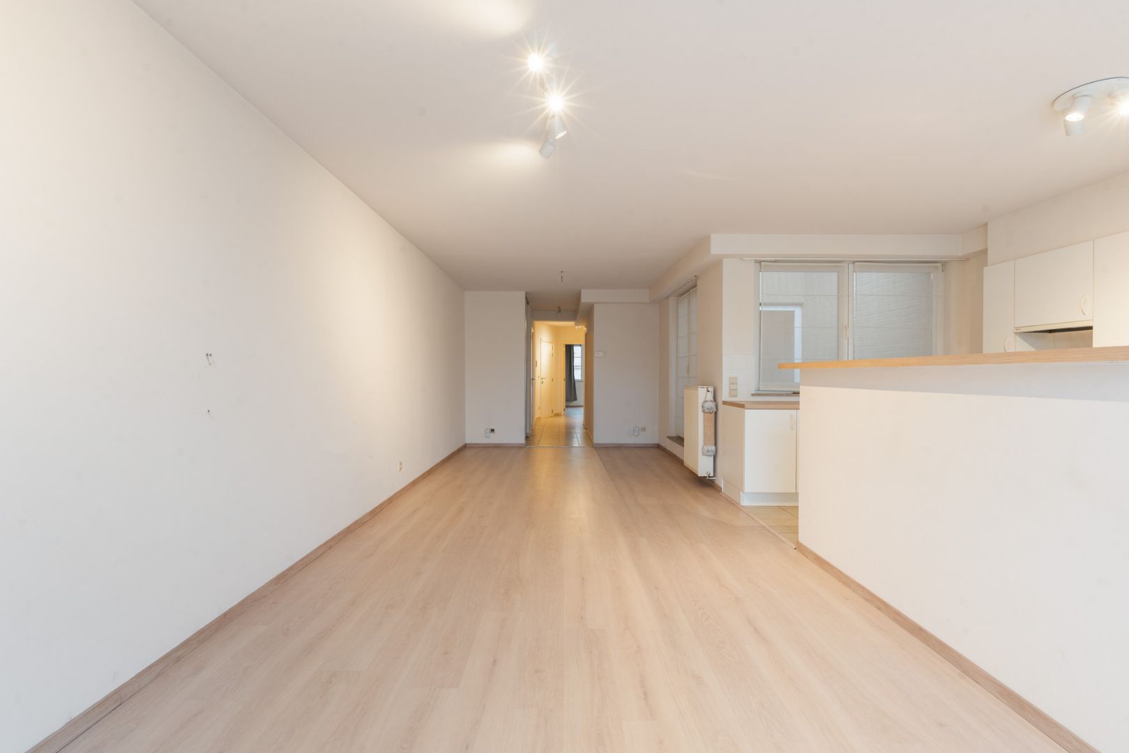 Instapklaar appartement met ruim zonneterras foto 7