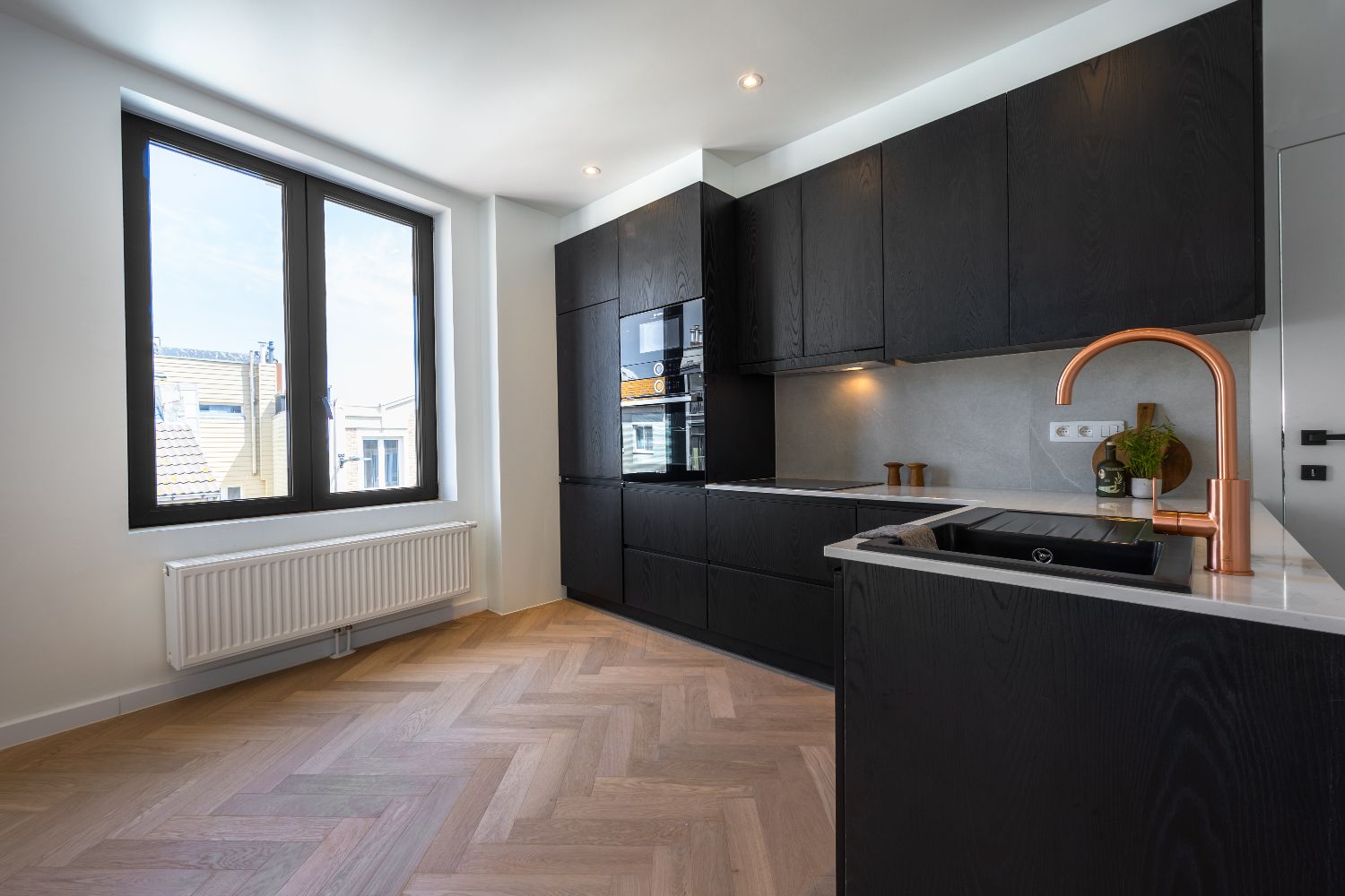 Recent gerenoveerd twee slaapkamer appartement vlakbij de Grote Markt foto 4