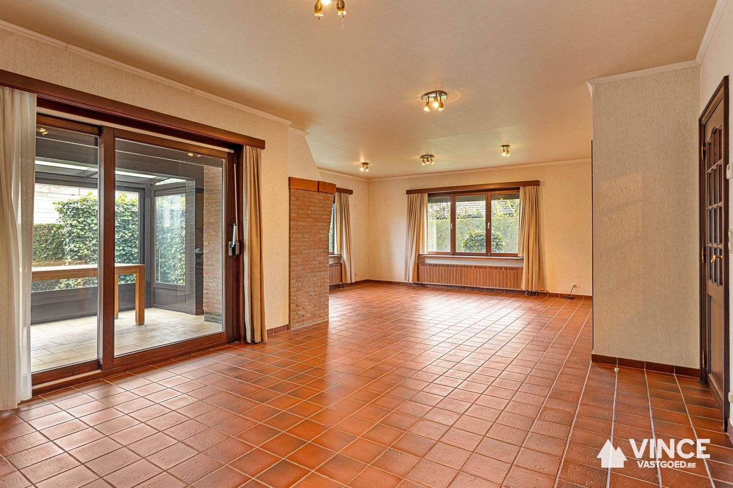 Gelijkvloerse woning in hoevestijl met veel uitbreidingsmogelijkheden foto 3