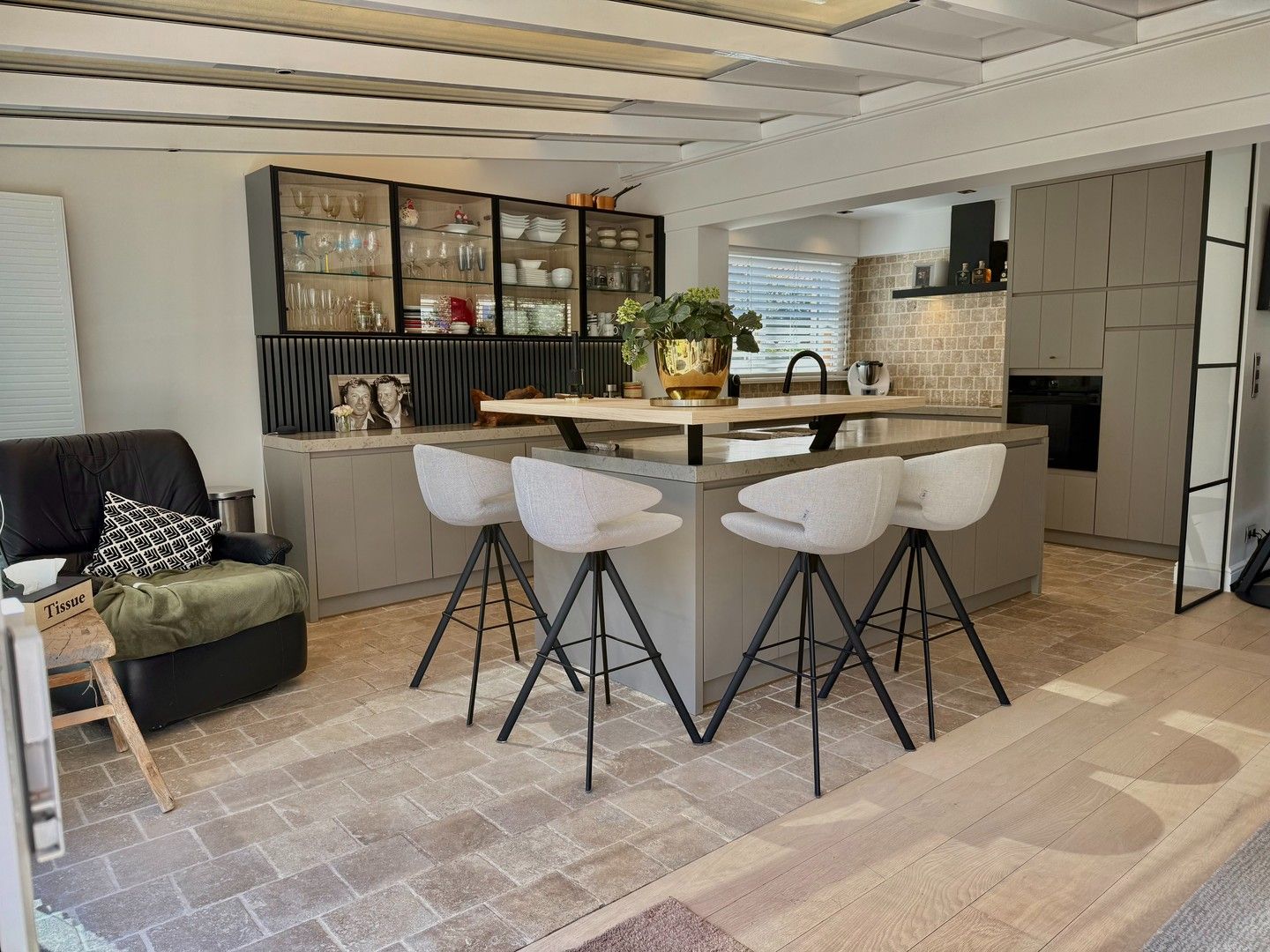 Top afgewerkte Villa op zongericht perceel. foto 10