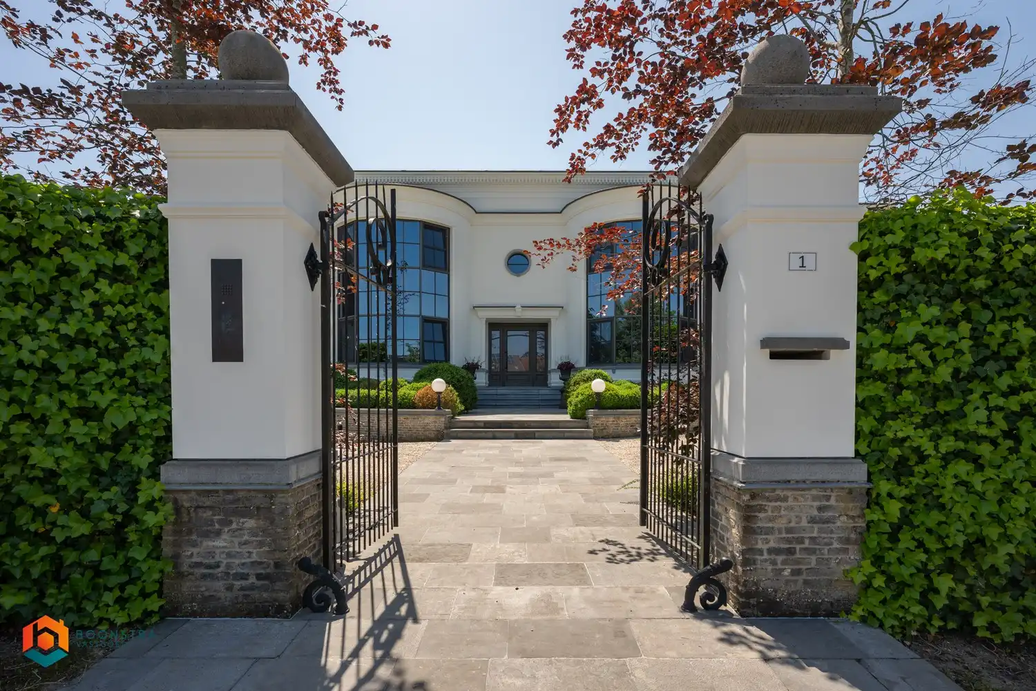Prachtige en energiezuinige villa (587 m² bewoonbaar) op een perceel van 2617 m² te Hulshout foto 2