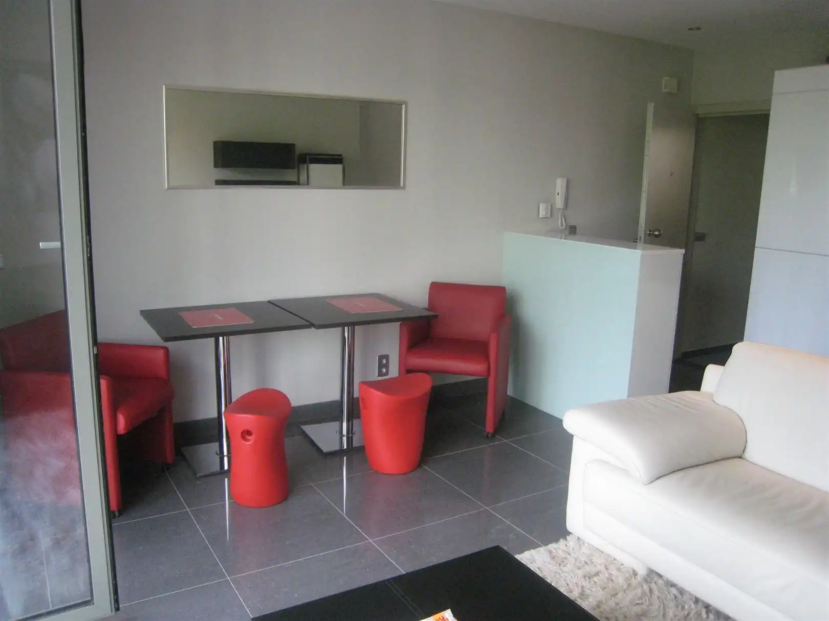 Gemeubeld appartement met 1 slaapkamer en terras foto 7