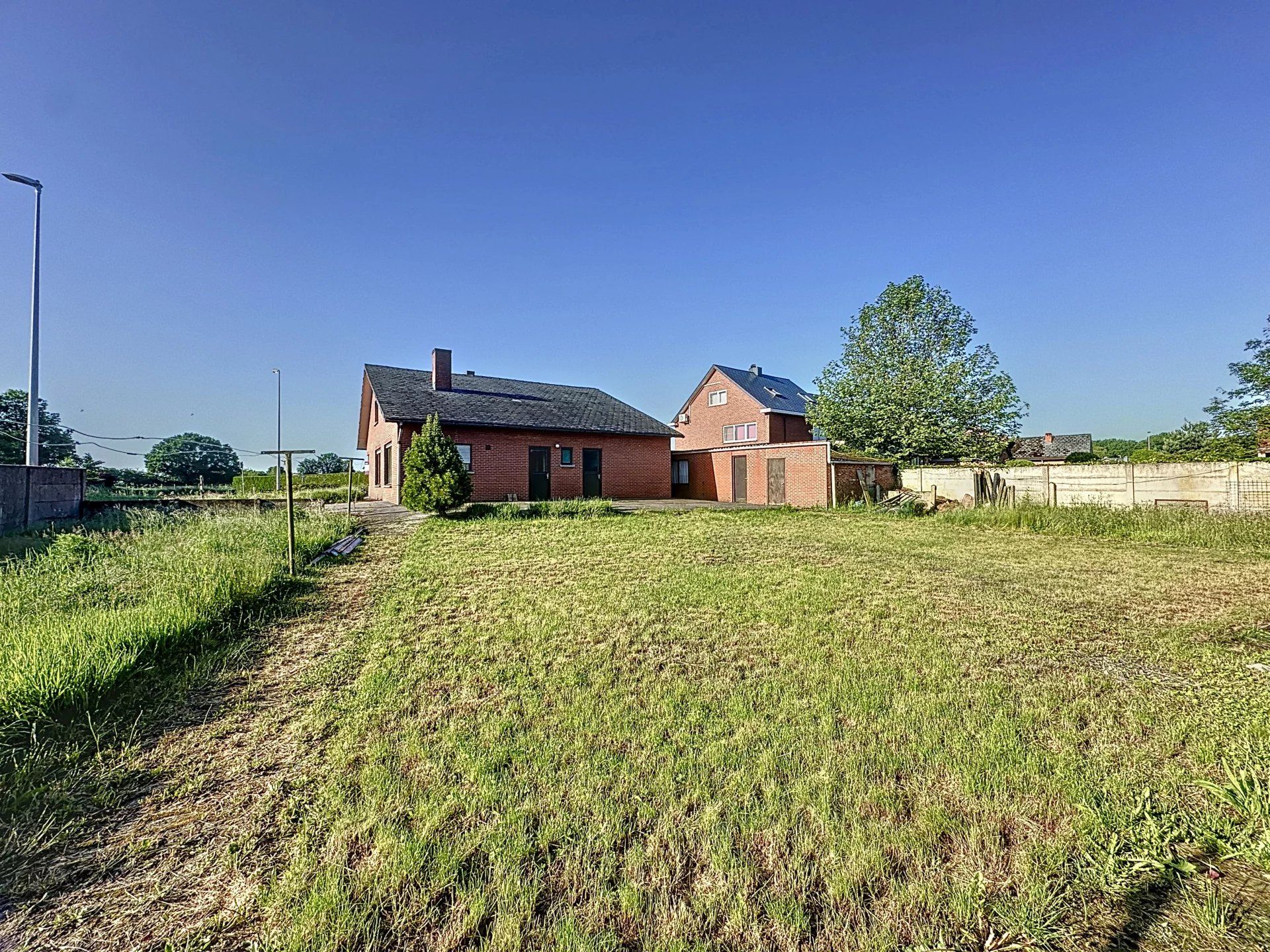 Mooi gelegen te renoveren woning op een hoekperceel, nabij het centrum en wandelgebied 'Sahara'. foto 28