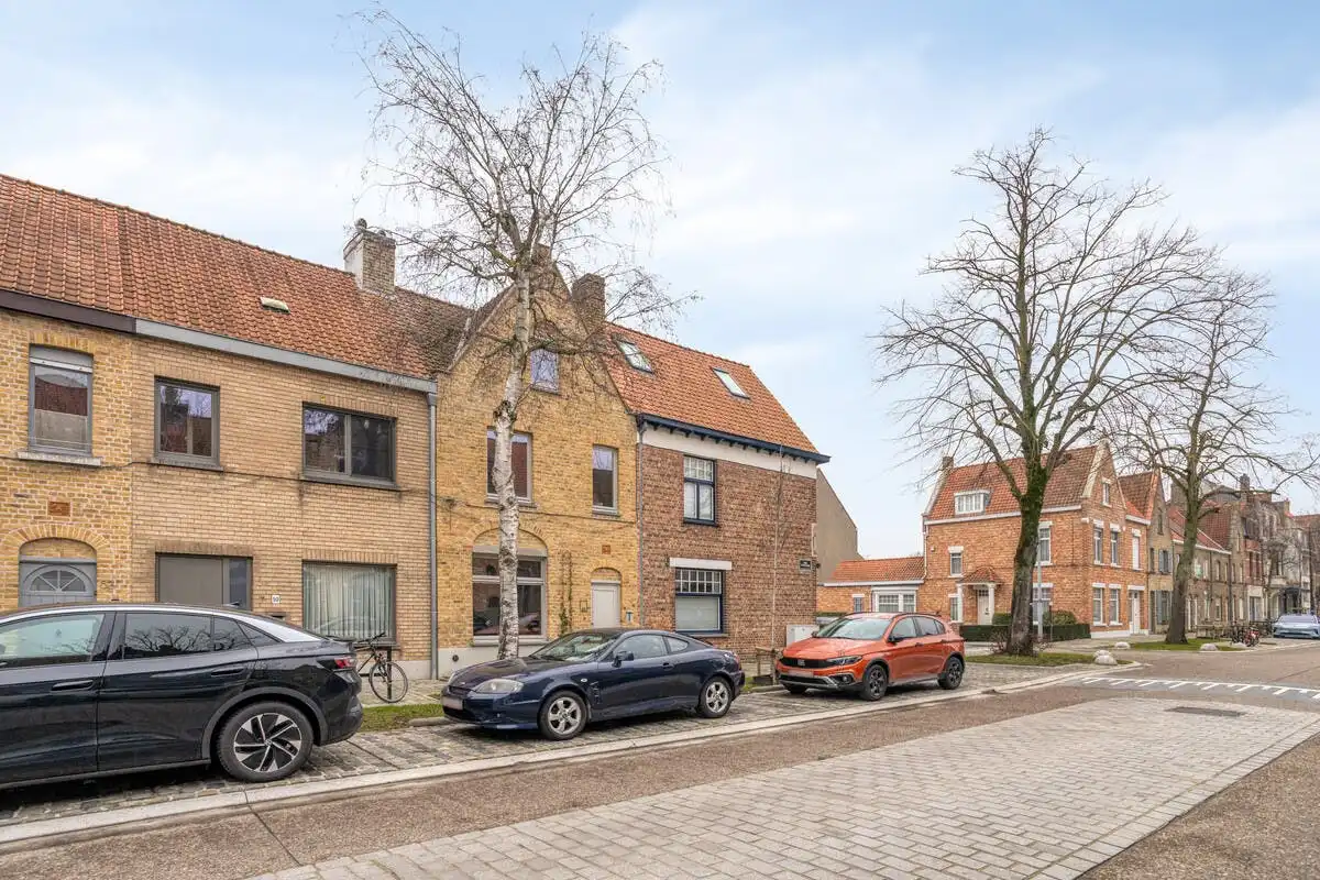 Gerenoveerd huis met 3 slaapkamers te koop in Kristus Koning foto 17