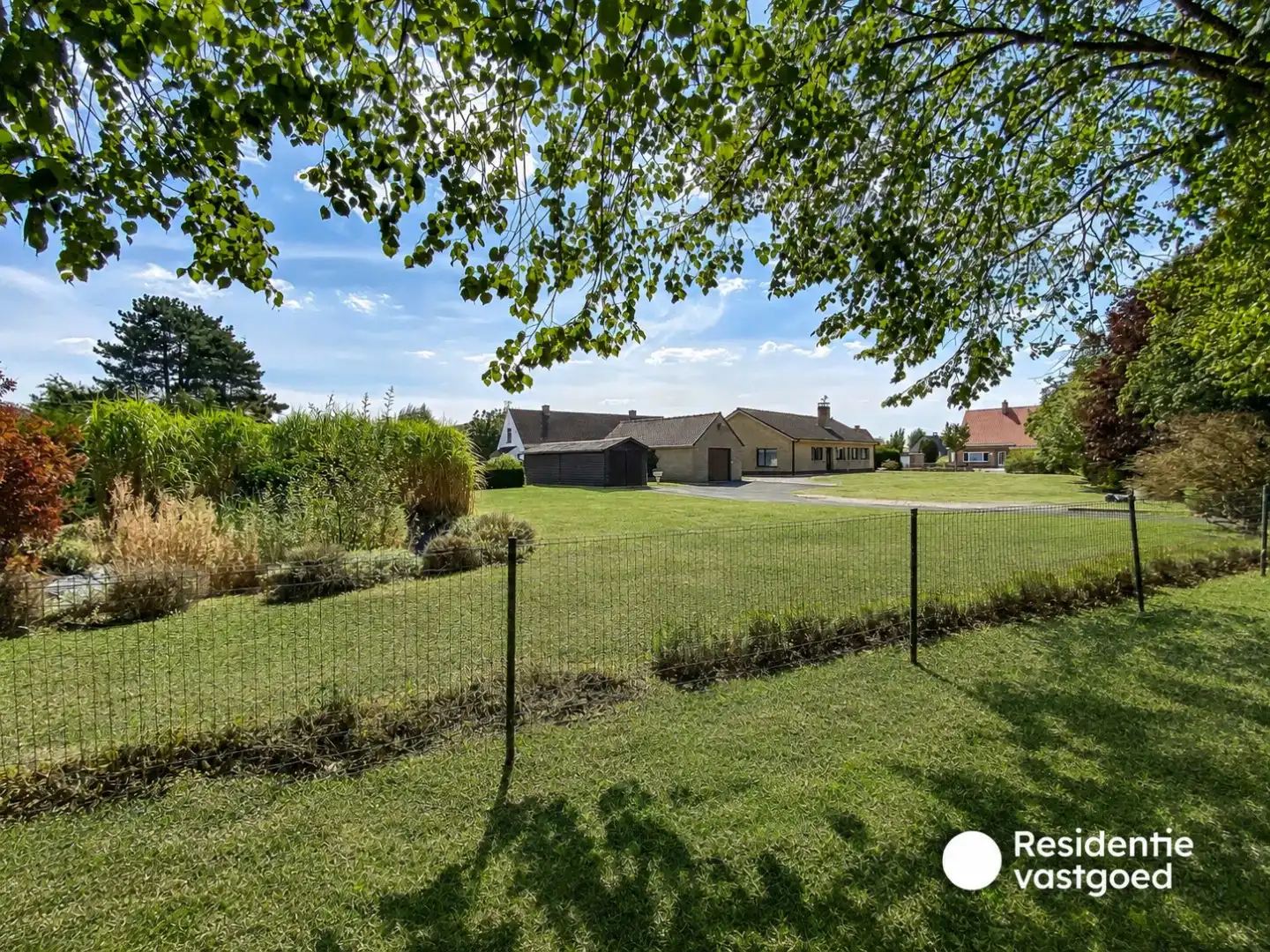 Statige gelijkvloerse villa op een terrein van 2342 m² te Oostduinkerke (Koksijde).  foto 22