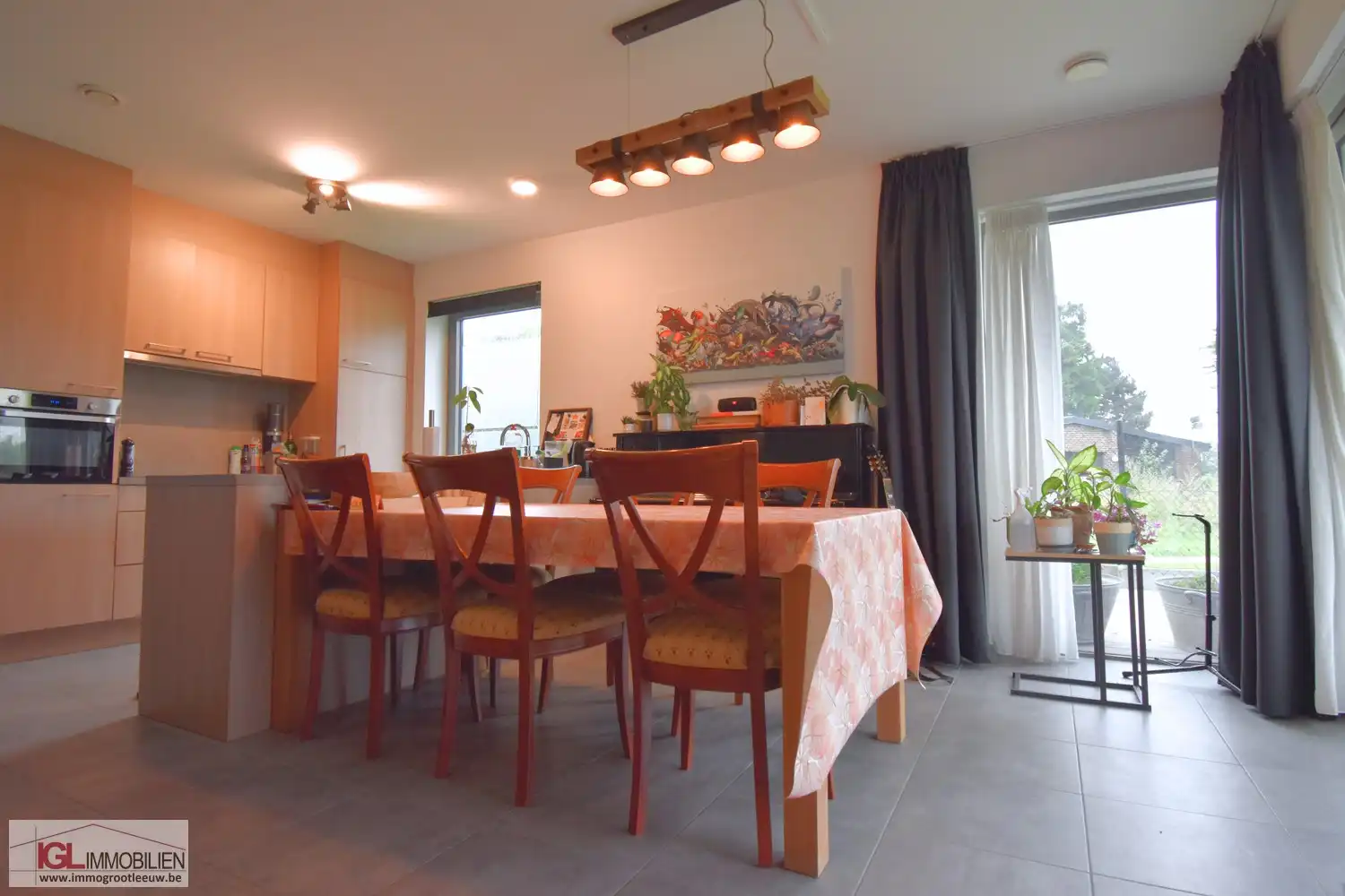 Modern gelijkvloersappartement met 2 slaapkamers en 2 staplaatsen te huur in Sint-Pieters-Leeuw foto 4