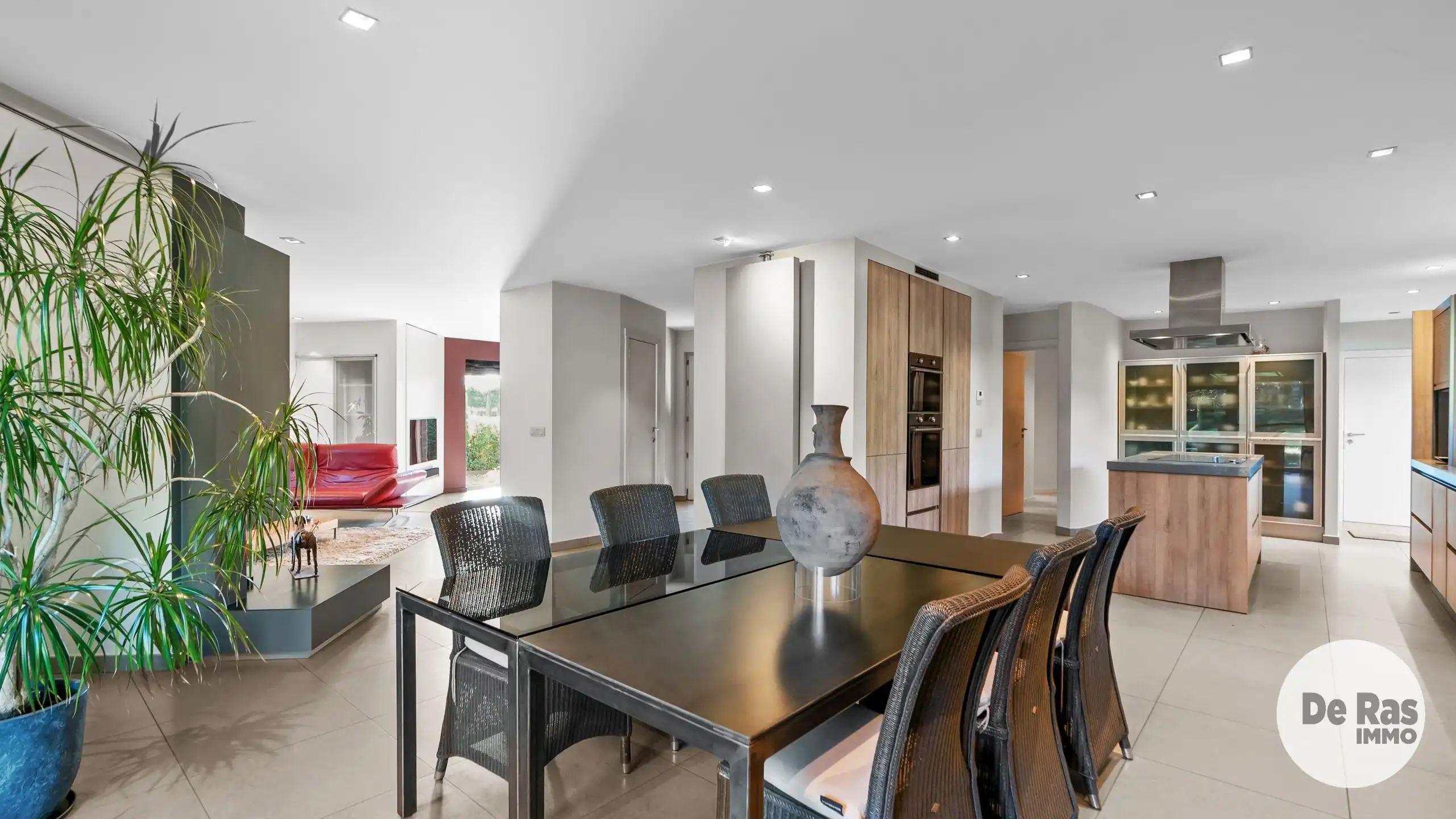 LAARNE - Karaktervolle villa met binnenzwembad op perceel van 42 are foto 12