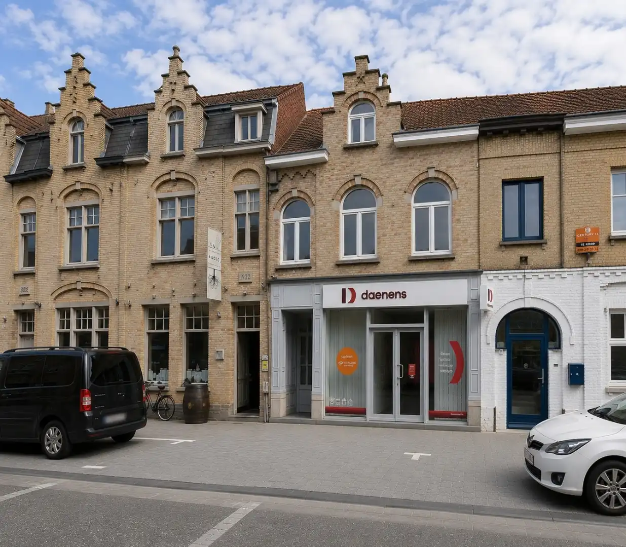 Hoofdfoto van de publicatie: Opbrengsteigendom met handelspand en 3 appartementen te Nieuwpoort-stad