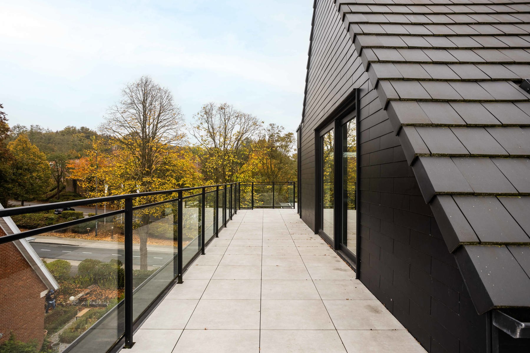 Recent, luxe penthouse met panoramisch terras foto 22