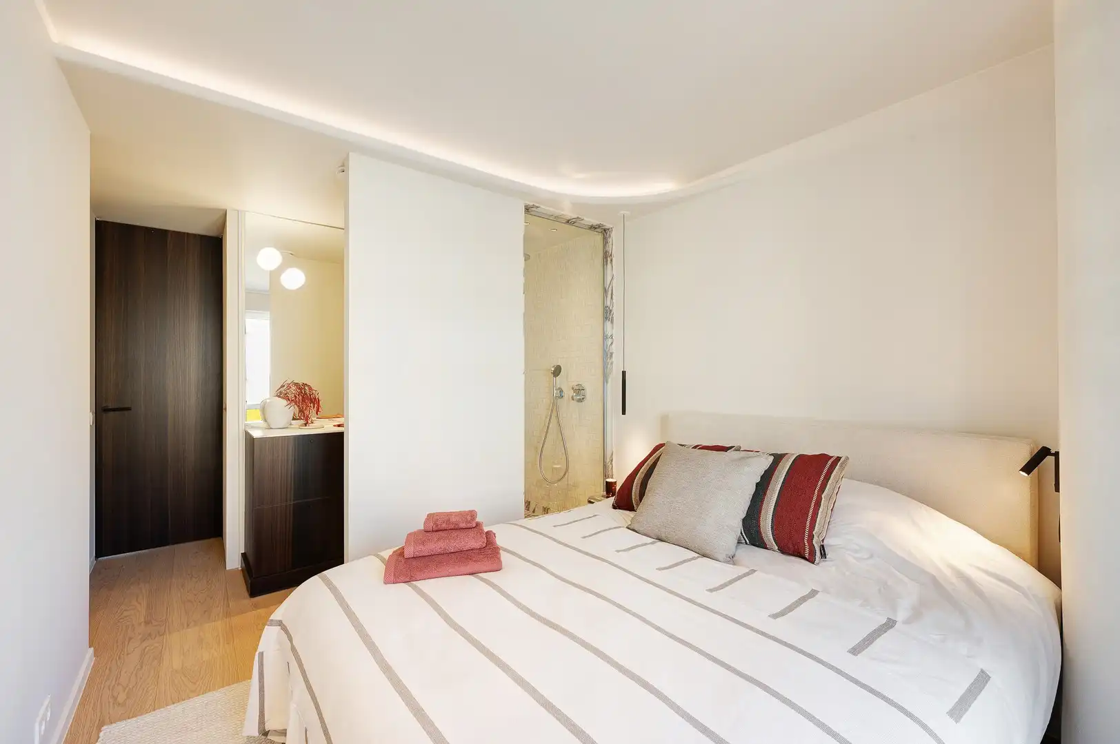Prachtig gerenoveerd appartement nabij het centrum en de zee met open zichten. foto 18