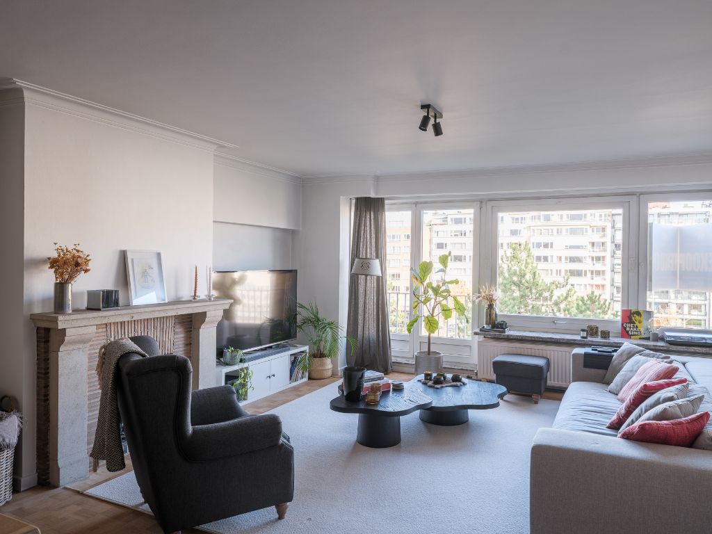 Gent centrum: Ruim appartement (3 slpkmrs) met buitenruimte, weids zicht en parkeergelegenheid nabij het het Zuidpark - Opportuniteit! foto 9