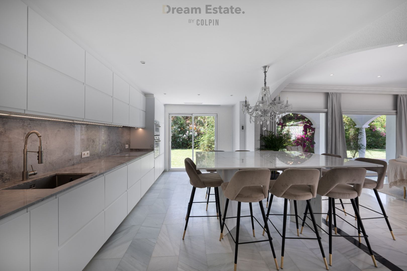 Charmante en gezellige villa vlakbij zee te Marbesa, Marbella Oost. foto 3