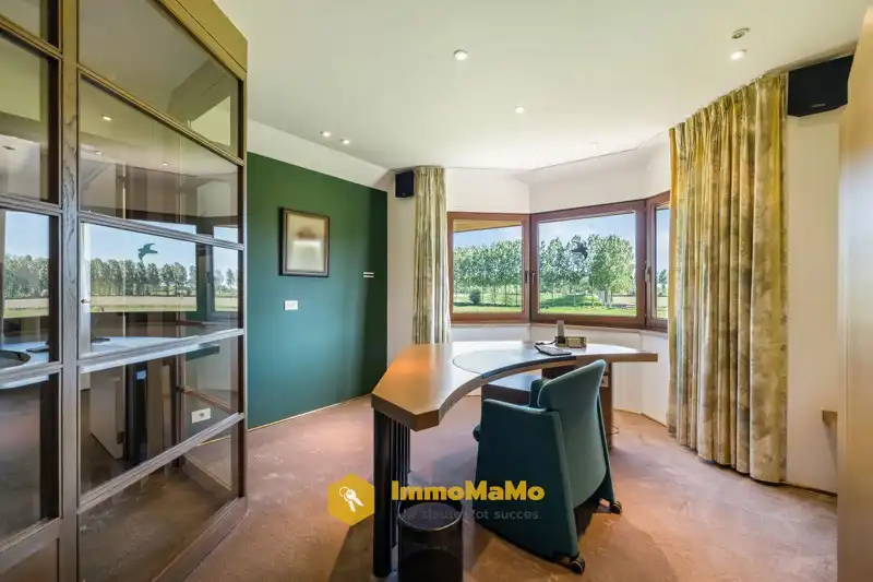 UNIEKE VILLA MET WEILAND EN PAARDENSTALLEN OP EEN TOPLOCATIE TE KOOP IN MENDONK (GENT) foto 18