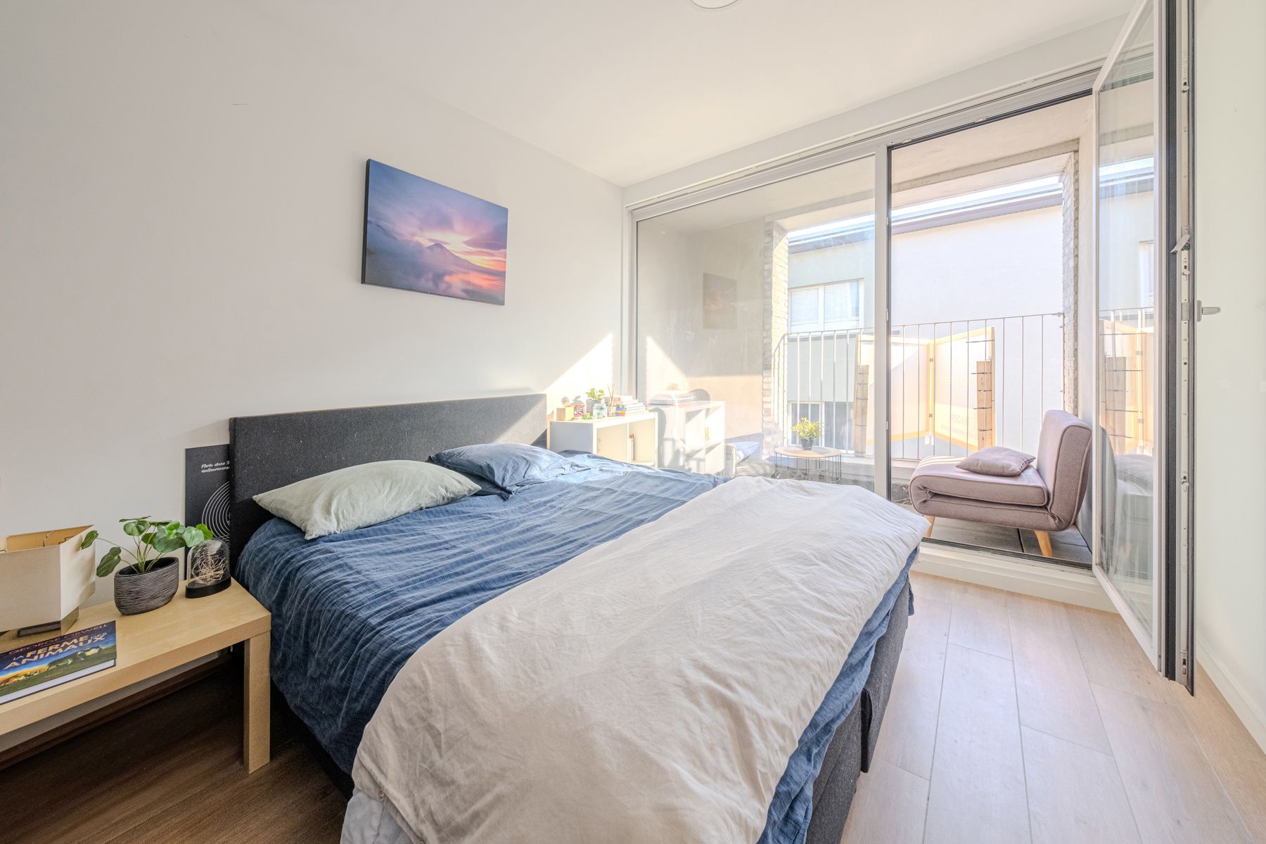 Modern appartement met terras aan Park Spoor Noord foto 4