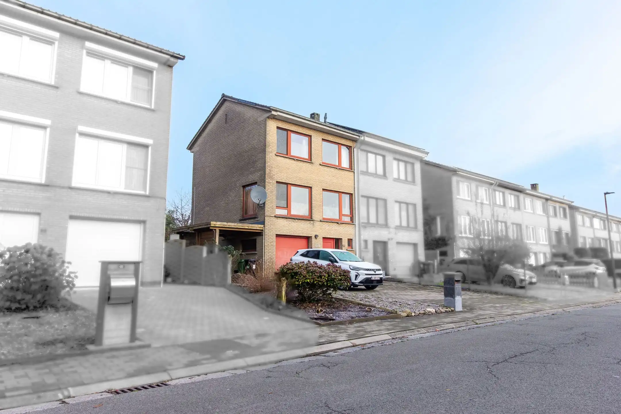 Een Solide Gezinswoning met Potentieel! foto 16