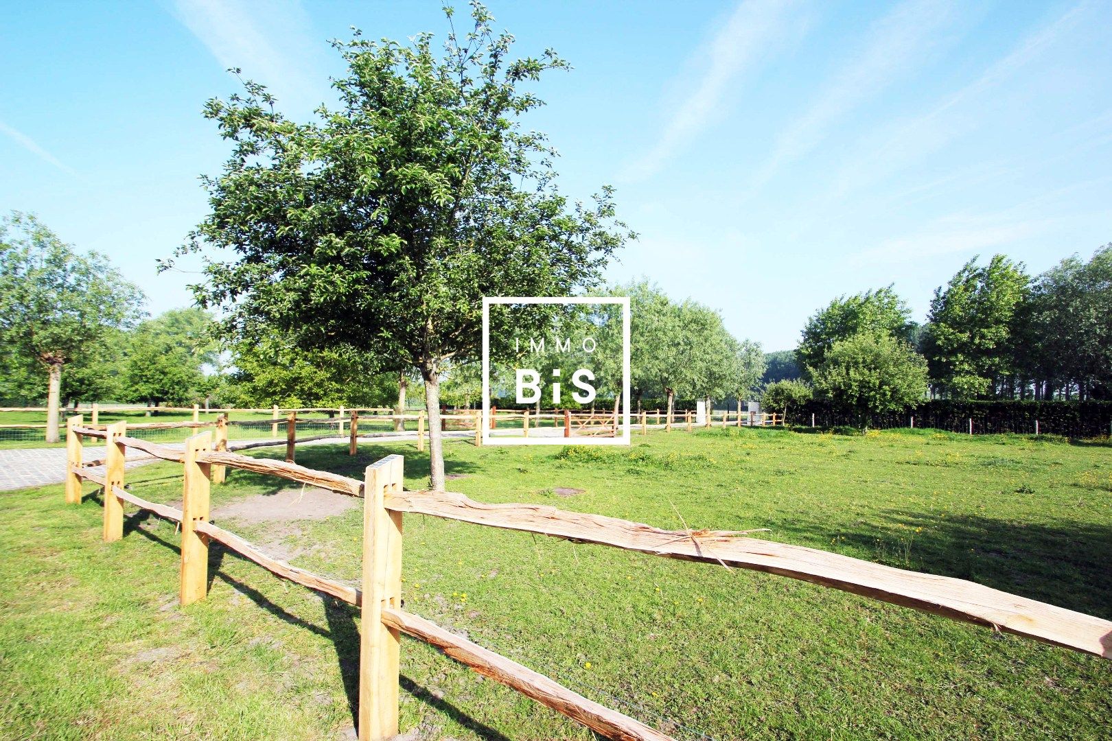 Karaktervolle hoeve met panoramisch uitzicht en paardenstallen, vlakbij Knokke foto 2