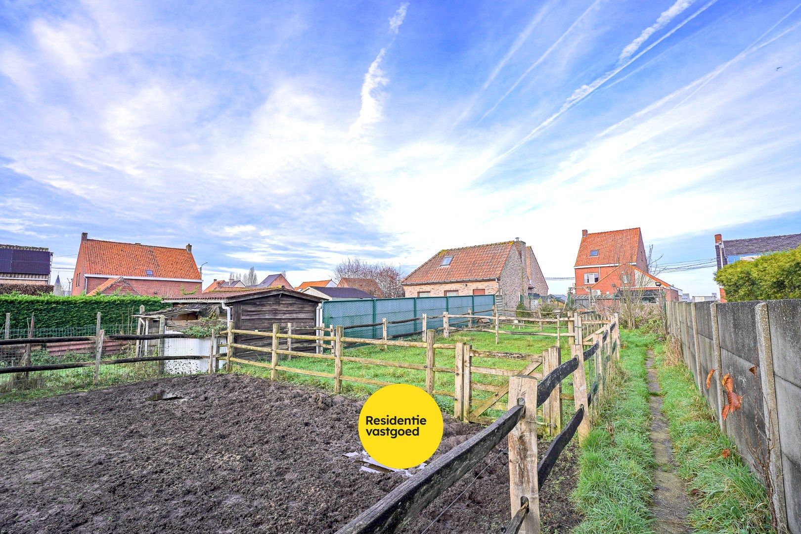 Alleenstaande woning met veel potentieel op 655m² te Houthulst. foto 11