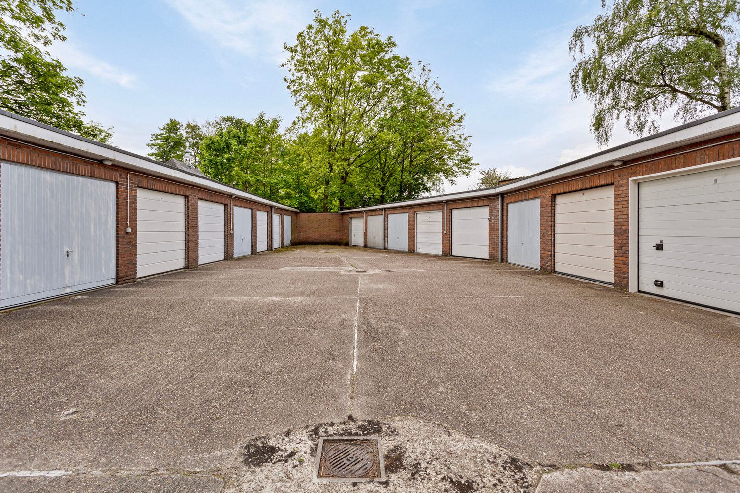 Instapklaar trendy appartement op wandelafstand van het Boekenberg Park met 3 slks, ruim terras en garagebox! foto 32