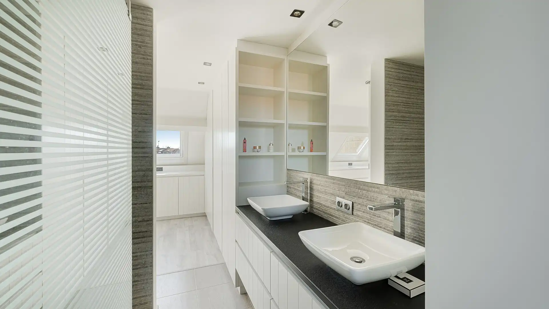 Leuke stadswoning met zonnige tuin te Heist foto 18