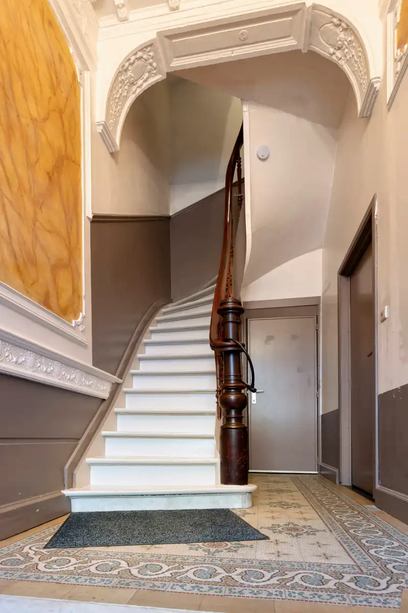 Eengezinswoning, thans ingedeeld in 3 woonunits. foto 2