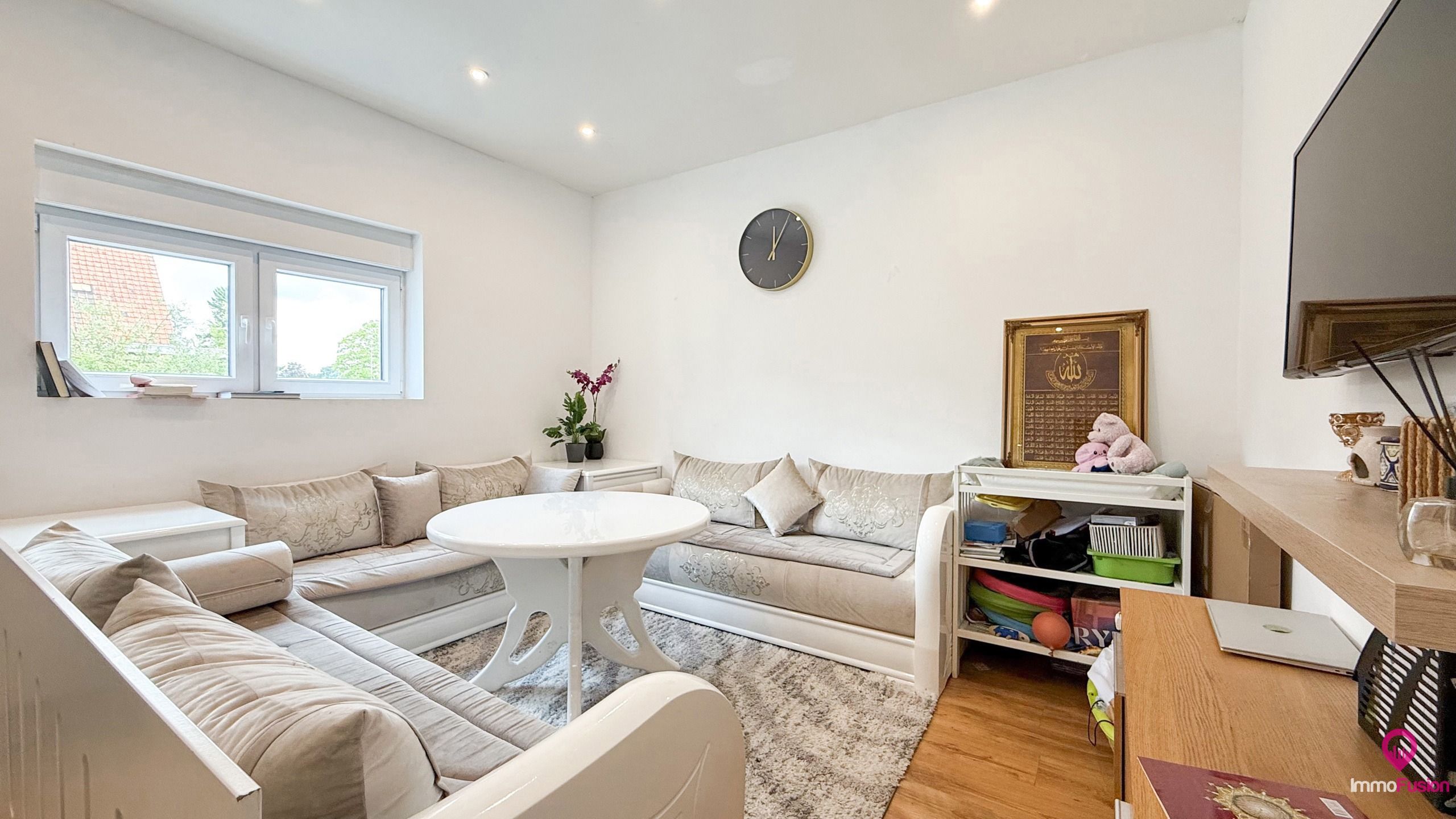 Woning met handelsruimte en 203 m² woonopp. te Houthalen! foto 2