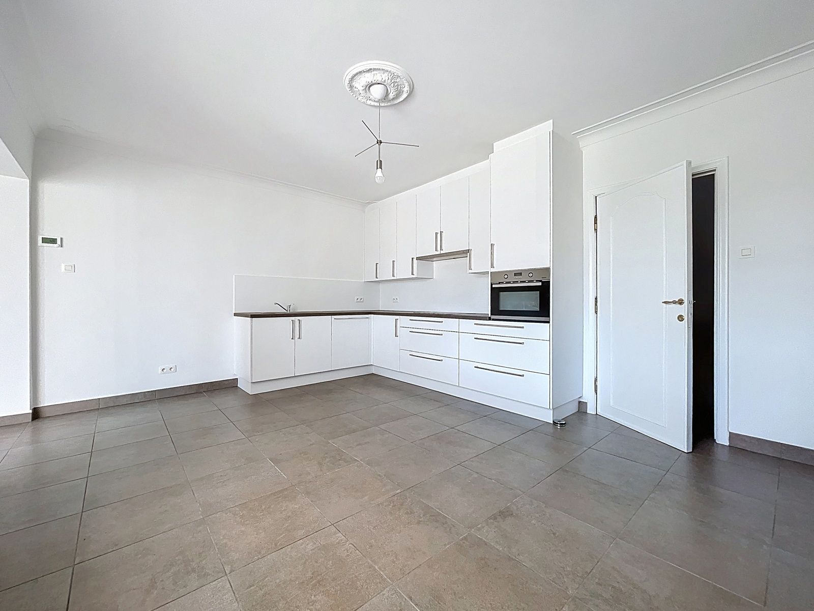 Ruim, gerenoveerd en zuinig huis met praktijk/handelsruimte foto 27