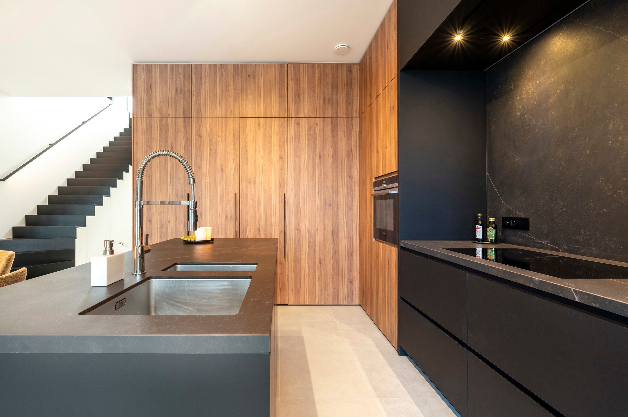 ANTWERPEN - Duplex penthouse appartement te Nieuw-Zuid foto 2
