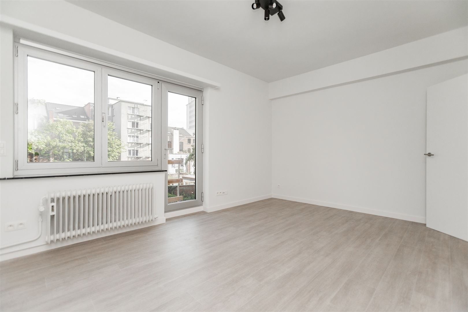 Stijlvol gerenoveerd appartement foto 16