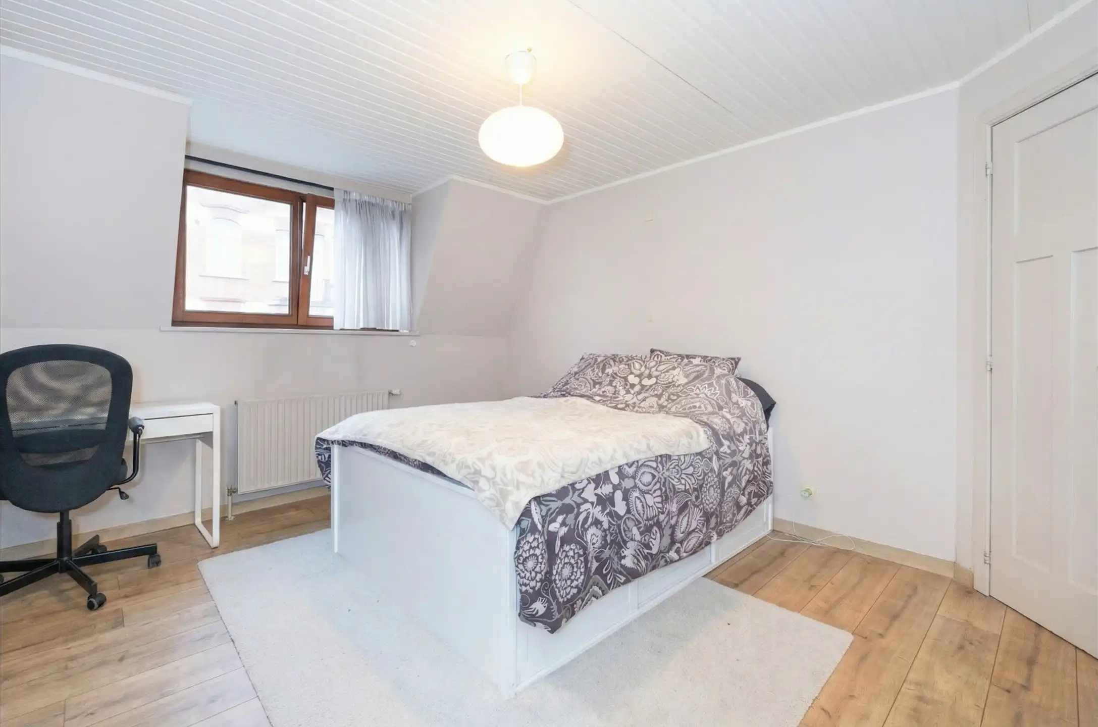 Gezinswoning met terras in hartje Etterbeek foto 26