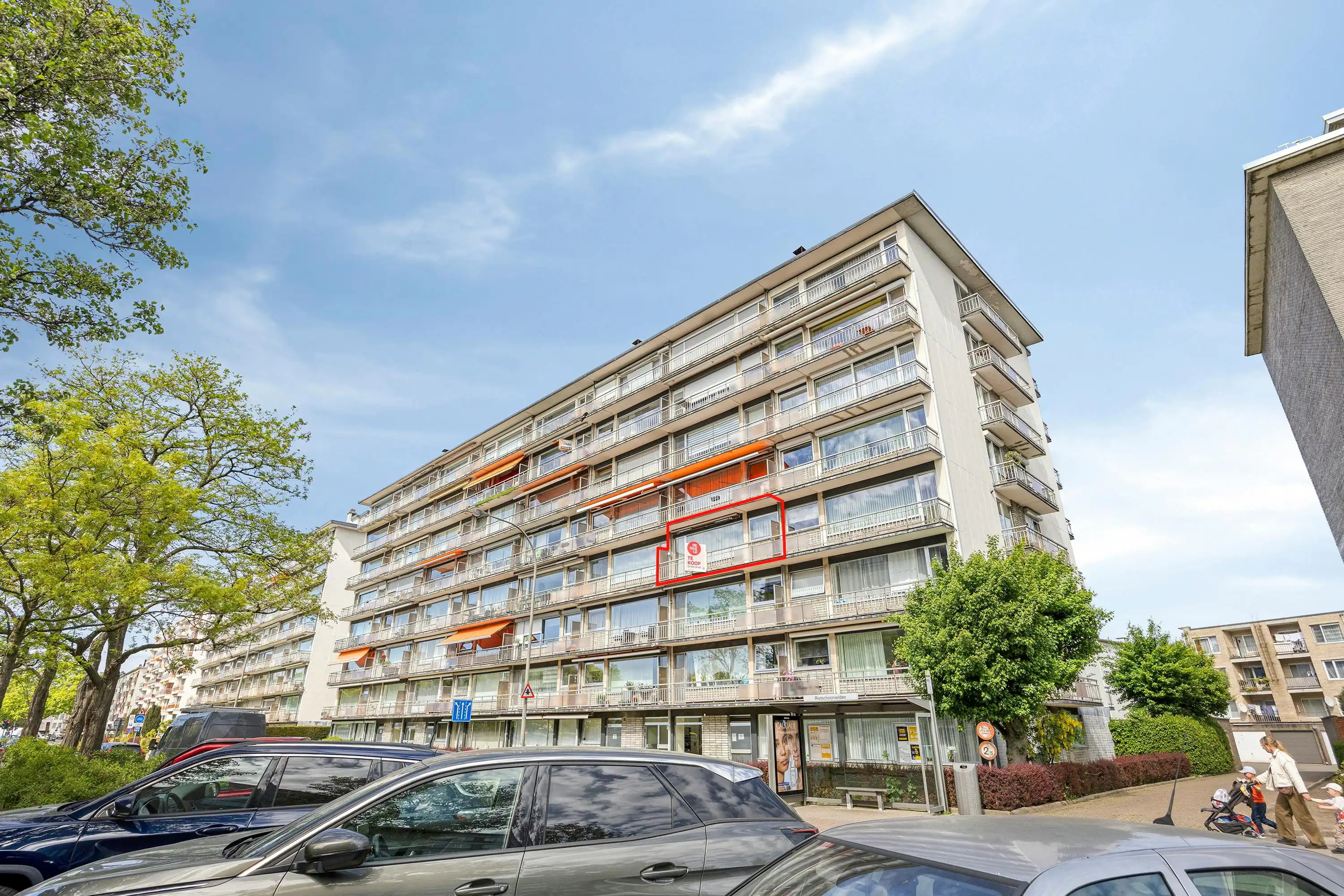 Ruim appartement met 2 terrassen te koop in Merksem foto 23