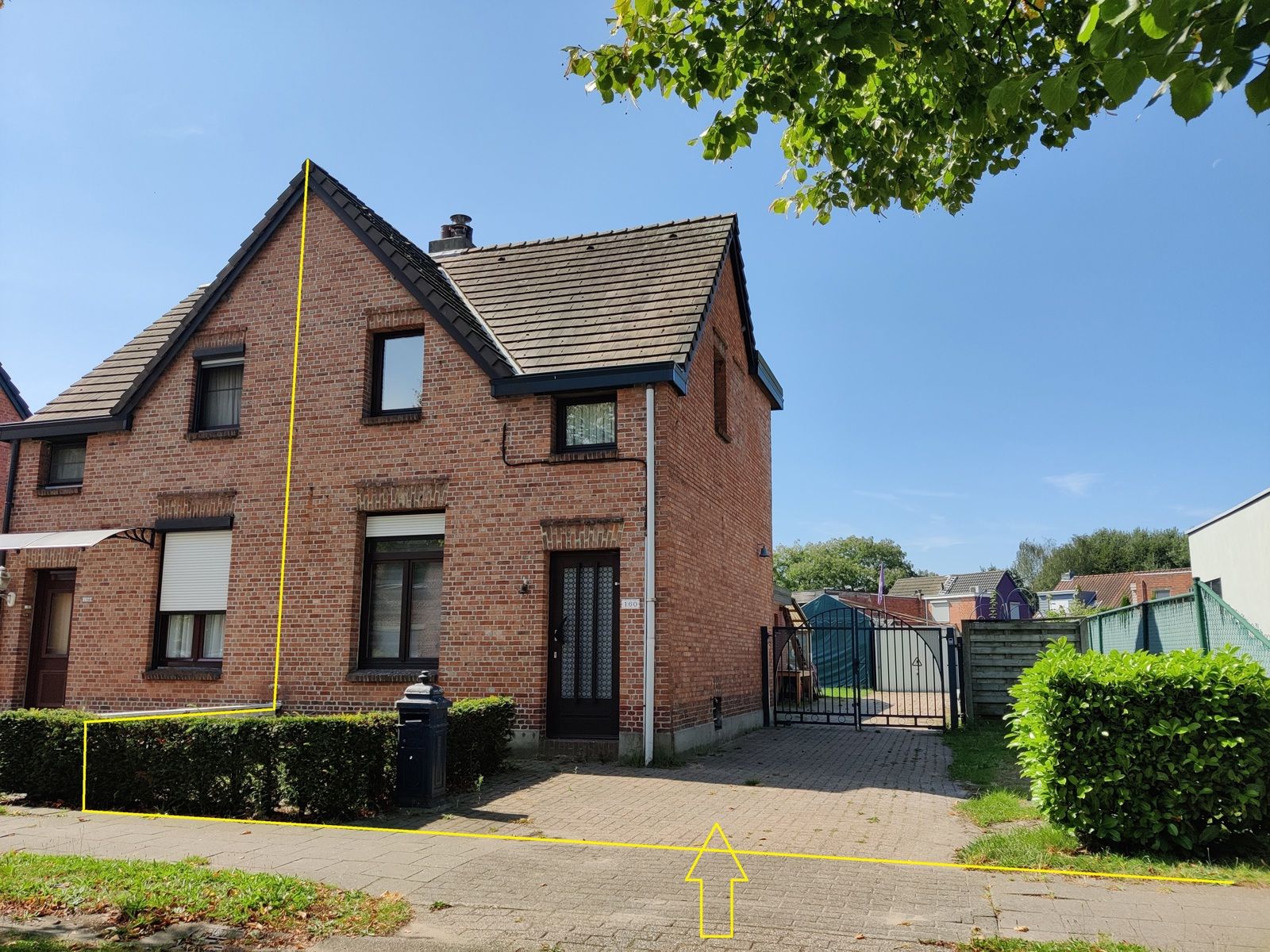 Half open bebouwing op 365m² te Brasschaat - Bethanië. foto 2