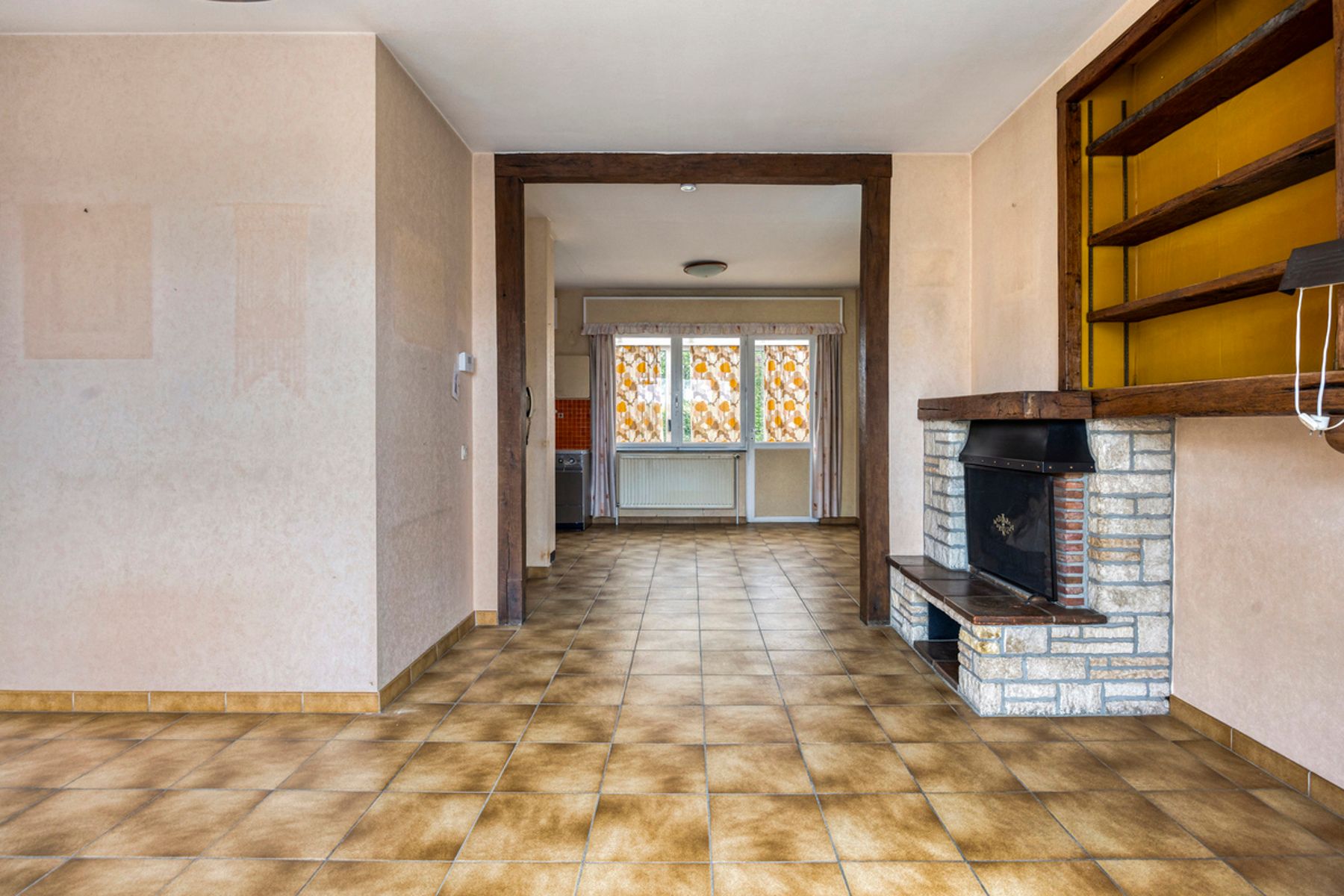 OPTIE Bel-etage woning met 4 slaapkamers, garage en tuin foto 9