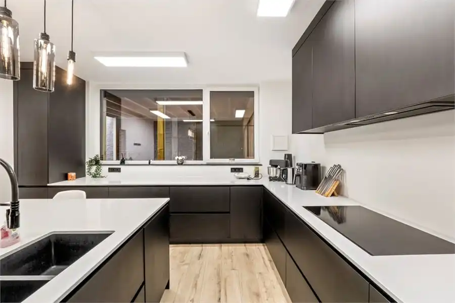 RUIME GERENOVEERDE WONING OP EEN ZEER GOEDE LOCATIE foto 13