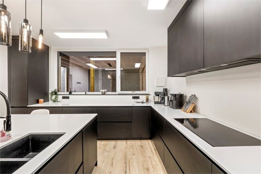 RUIME GERENOVEERDE WONING OP EEN ZEER GOEDE LOCATIE foto 13