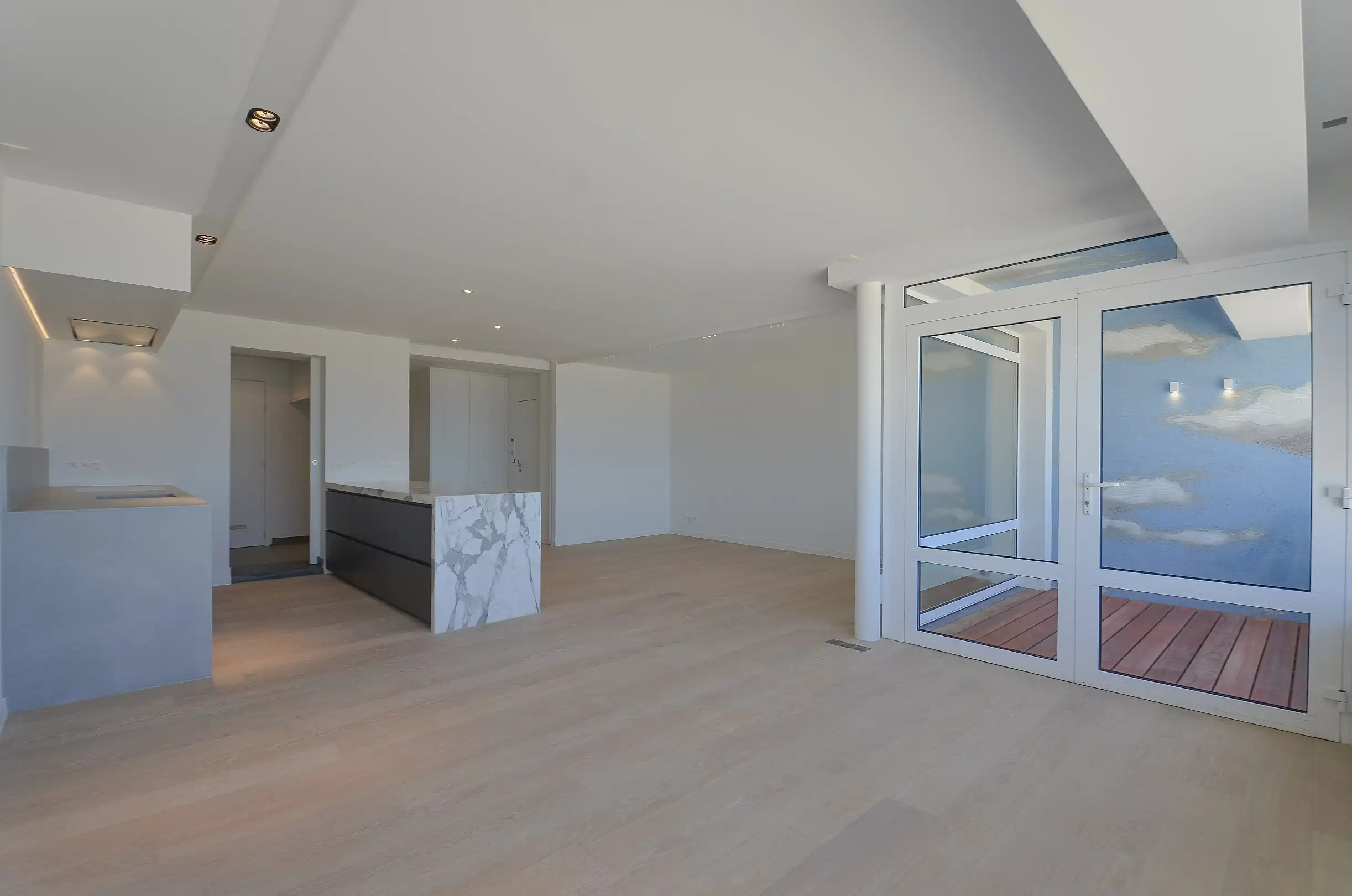 Exclusief – Stijlvol volledig gerenoveerd appartement met frontaal zeezicht. foto 11