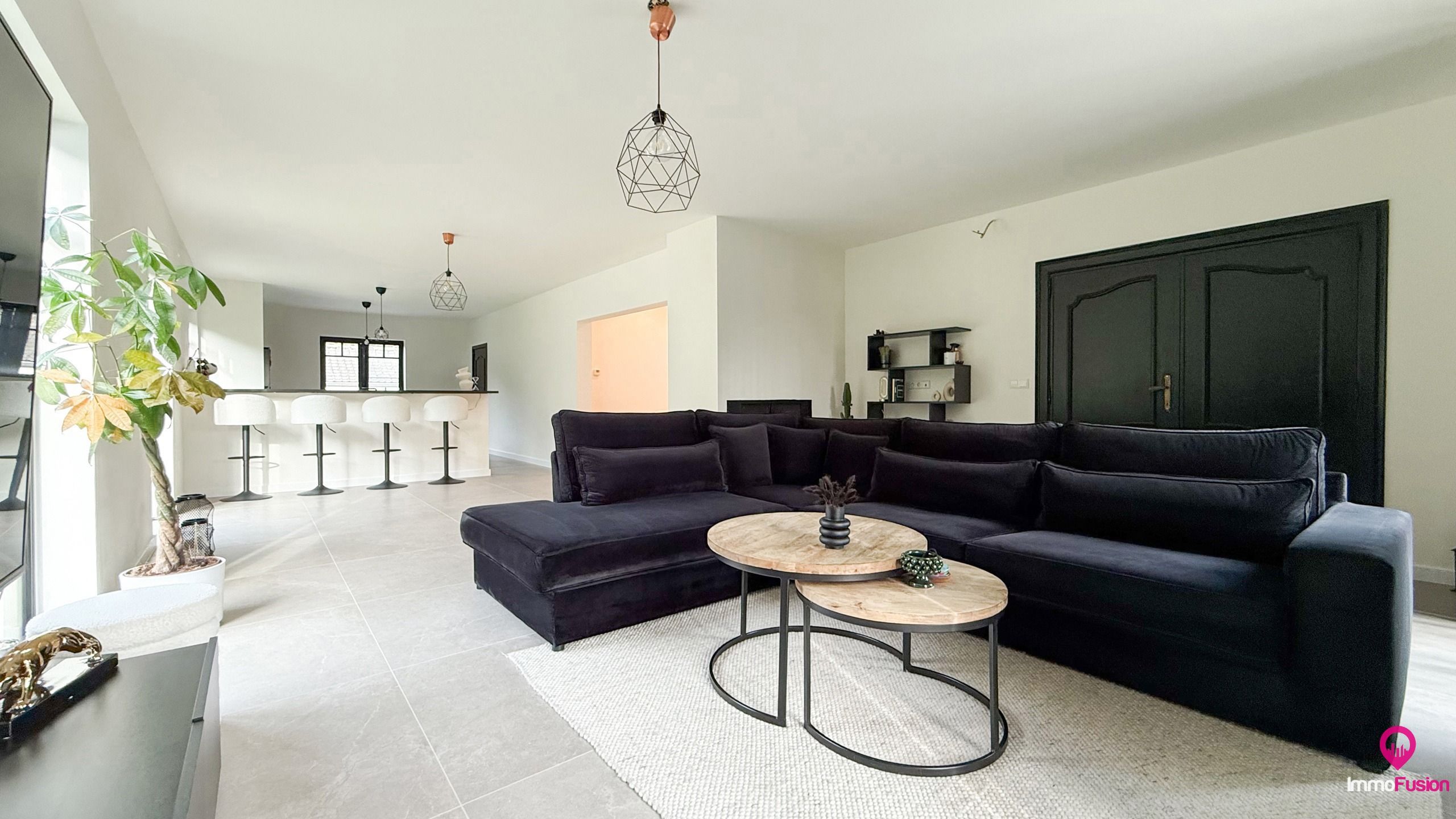 Goed gelegen landelijke villa met 12are grond op toplocatie! foto 2