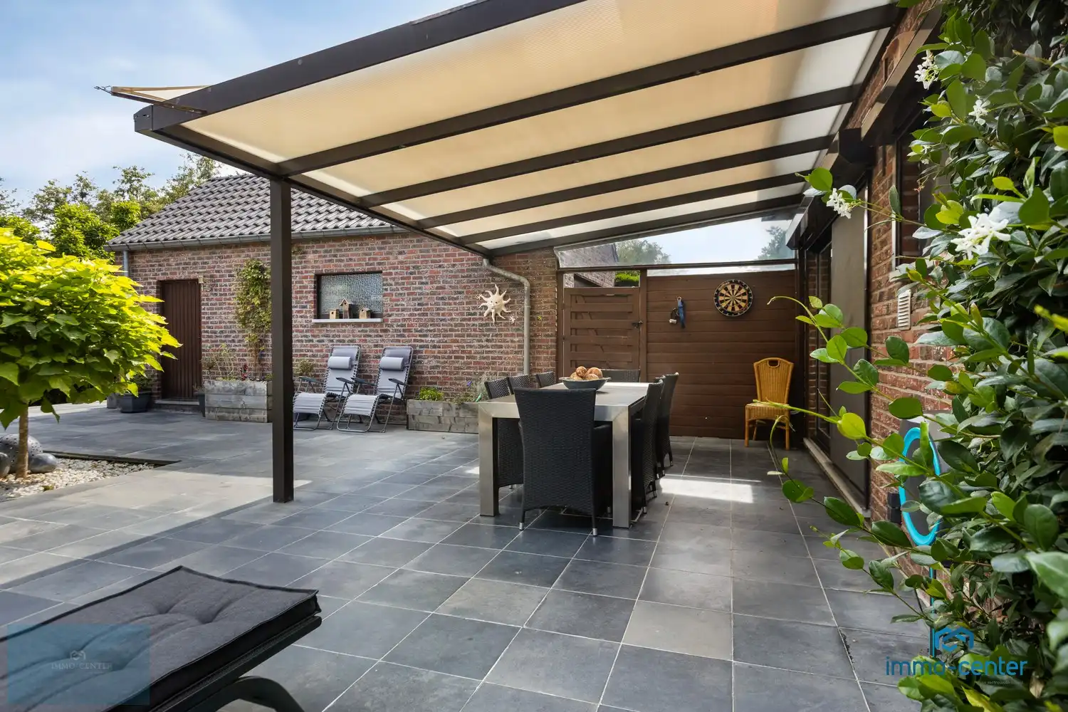 Instapklare vrijstaande woning met 4 slaapkamers en prachtige tuin foto 25
