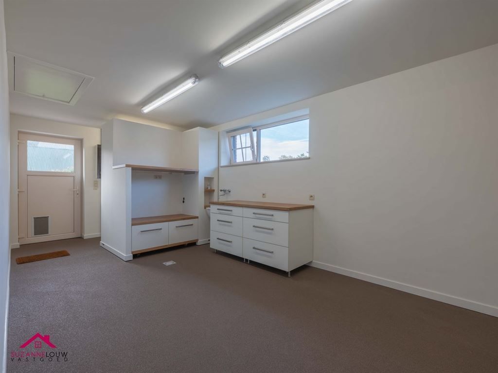 Vrijstaande woning, volledig gerenoveerd foto 32